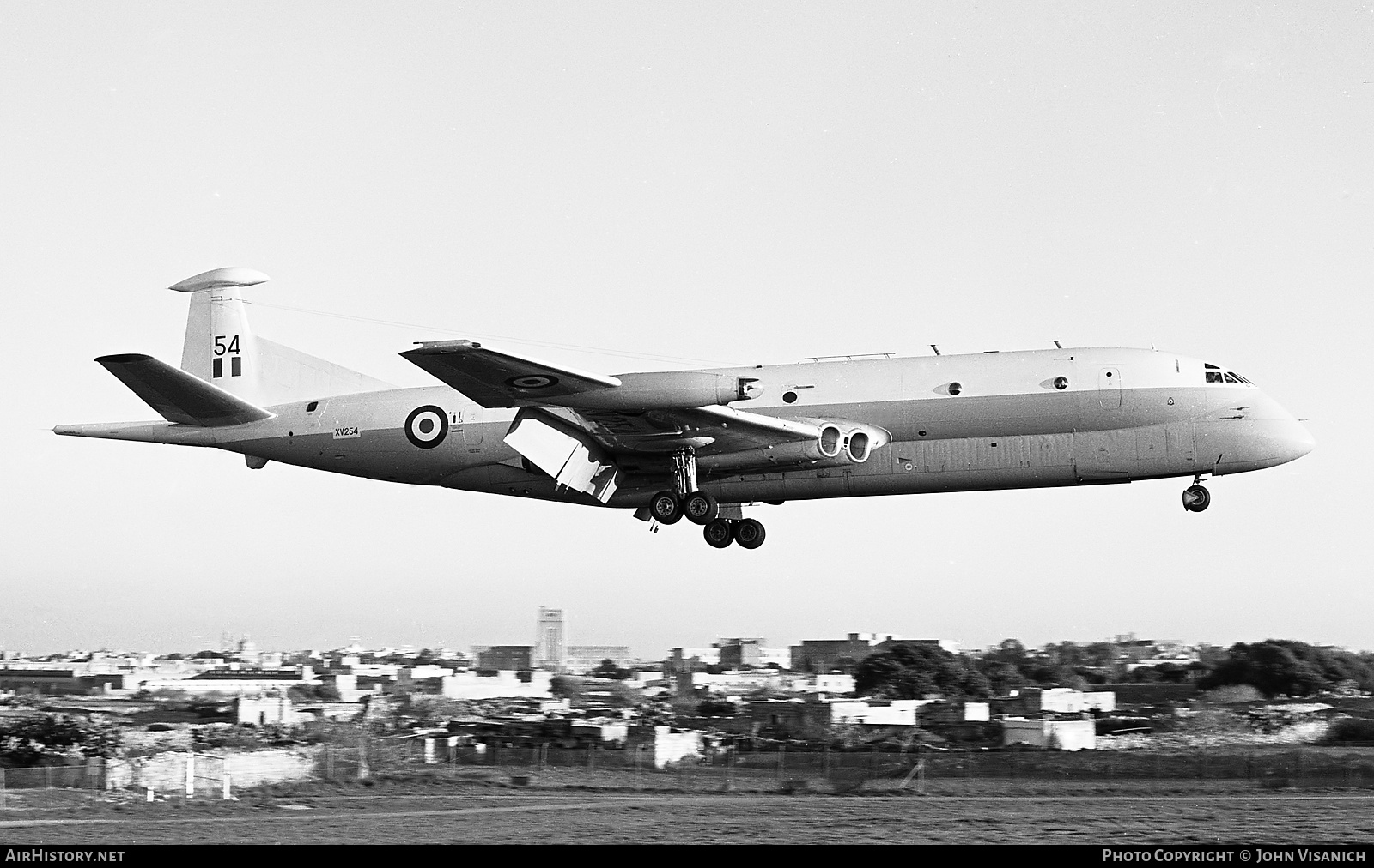 Aircraft Photo of XV254 | Hawker Siddeley Nimrod MR1 | UK - Air Force | AirHistory.net #367405