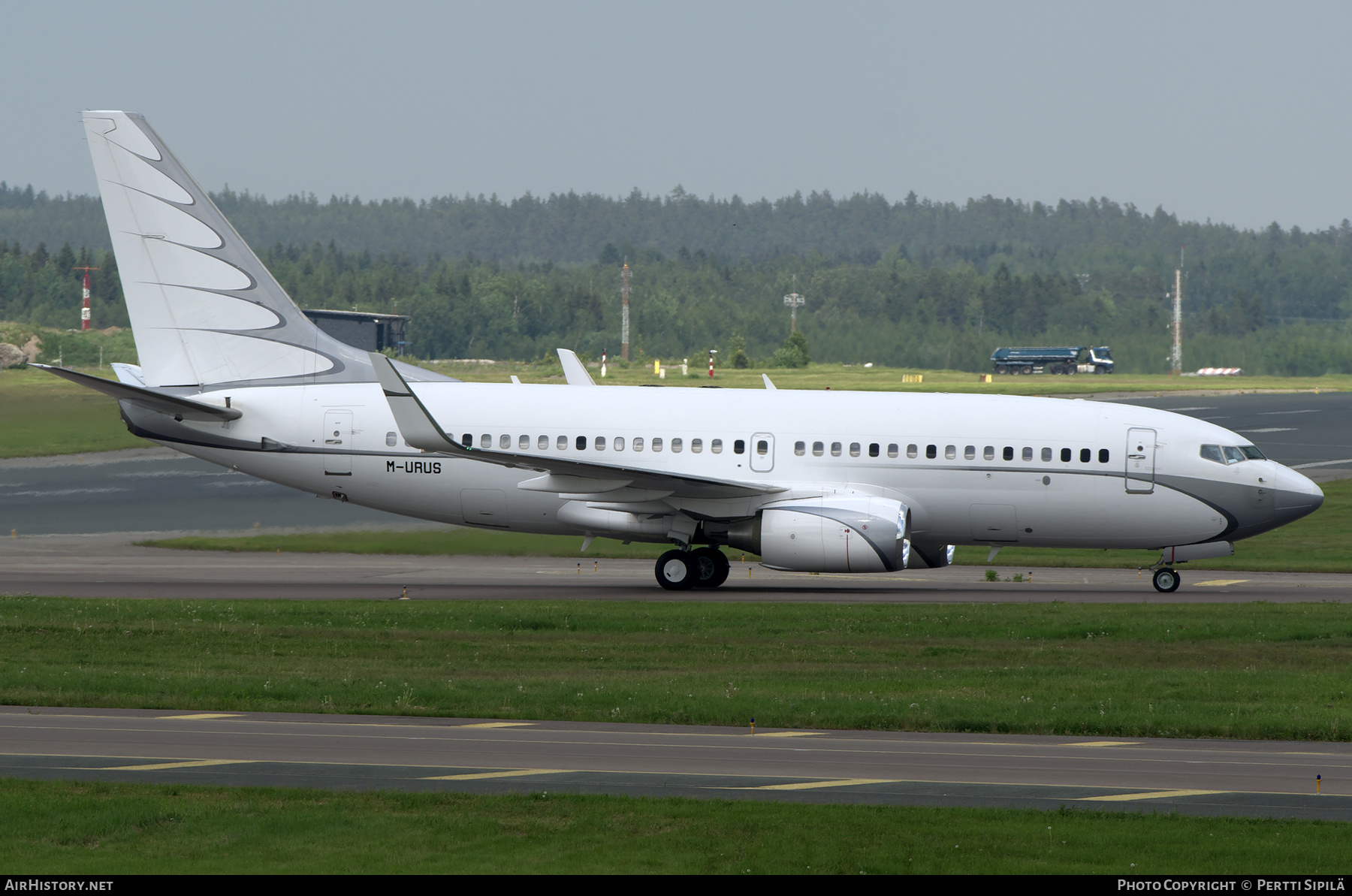 Aircraft Photo of M-URUS | Boeing 737-7GC BBJ | AirHistory.net #367503