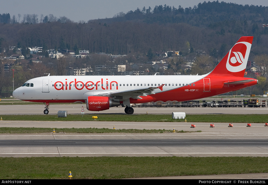 Aircraft Photo of HB-IOP | Airbus A320-214 | Air Berlin | AirHistory.net #367588