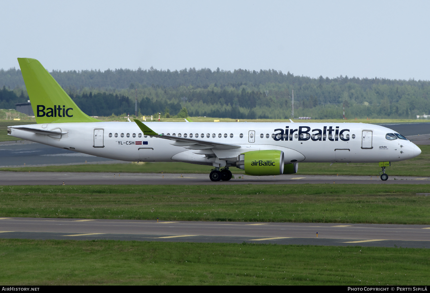 Aircraft Photo of YL-CSH | Bombardier CSeries CS300 (BD-500-1A11) | AirBaltic | AirHistory.net #367652