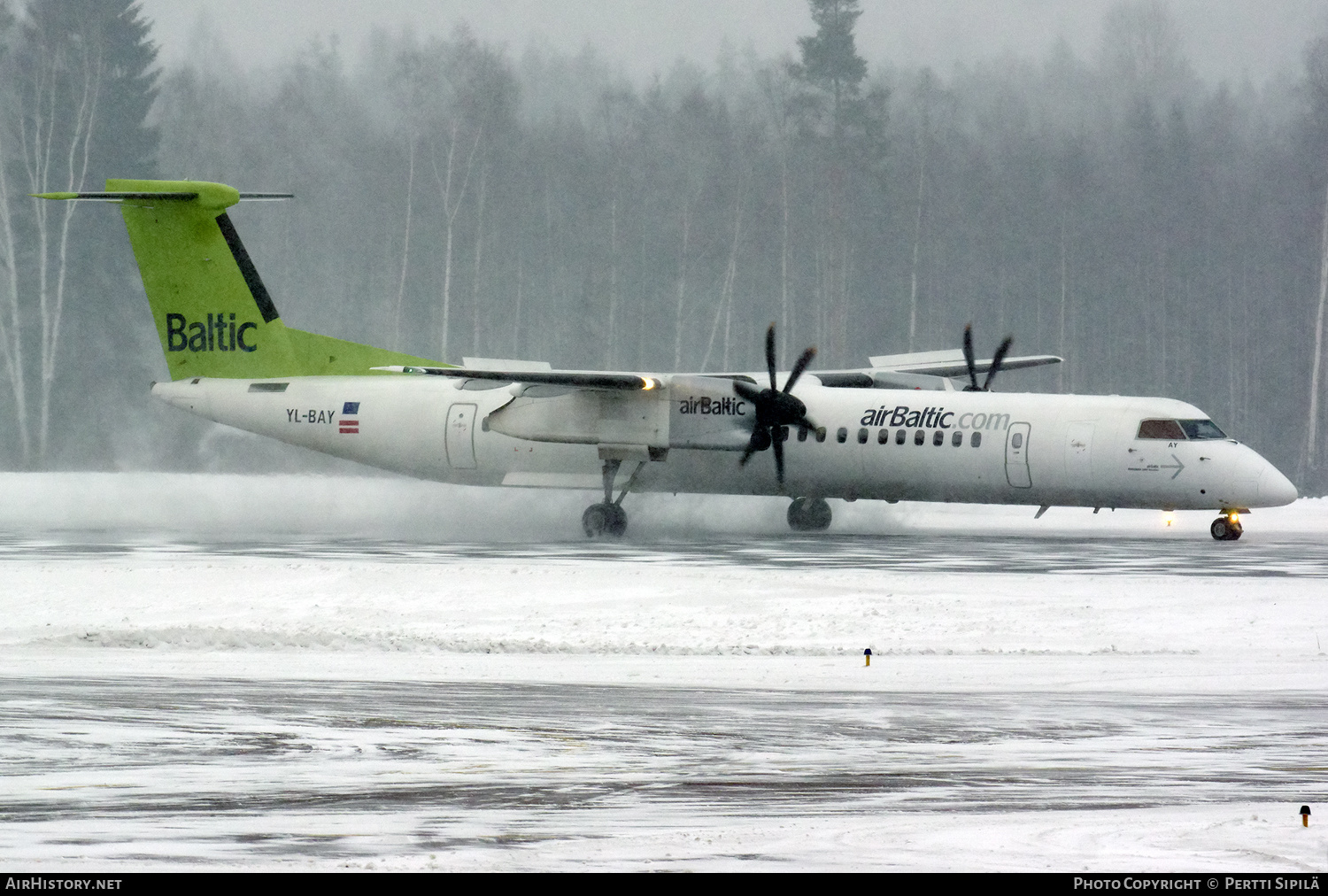 Aircraft Photo of YL-BAY | Bombardier DHC-8-402 Dash 8 | AirBaltic | AirHistory.net #367654