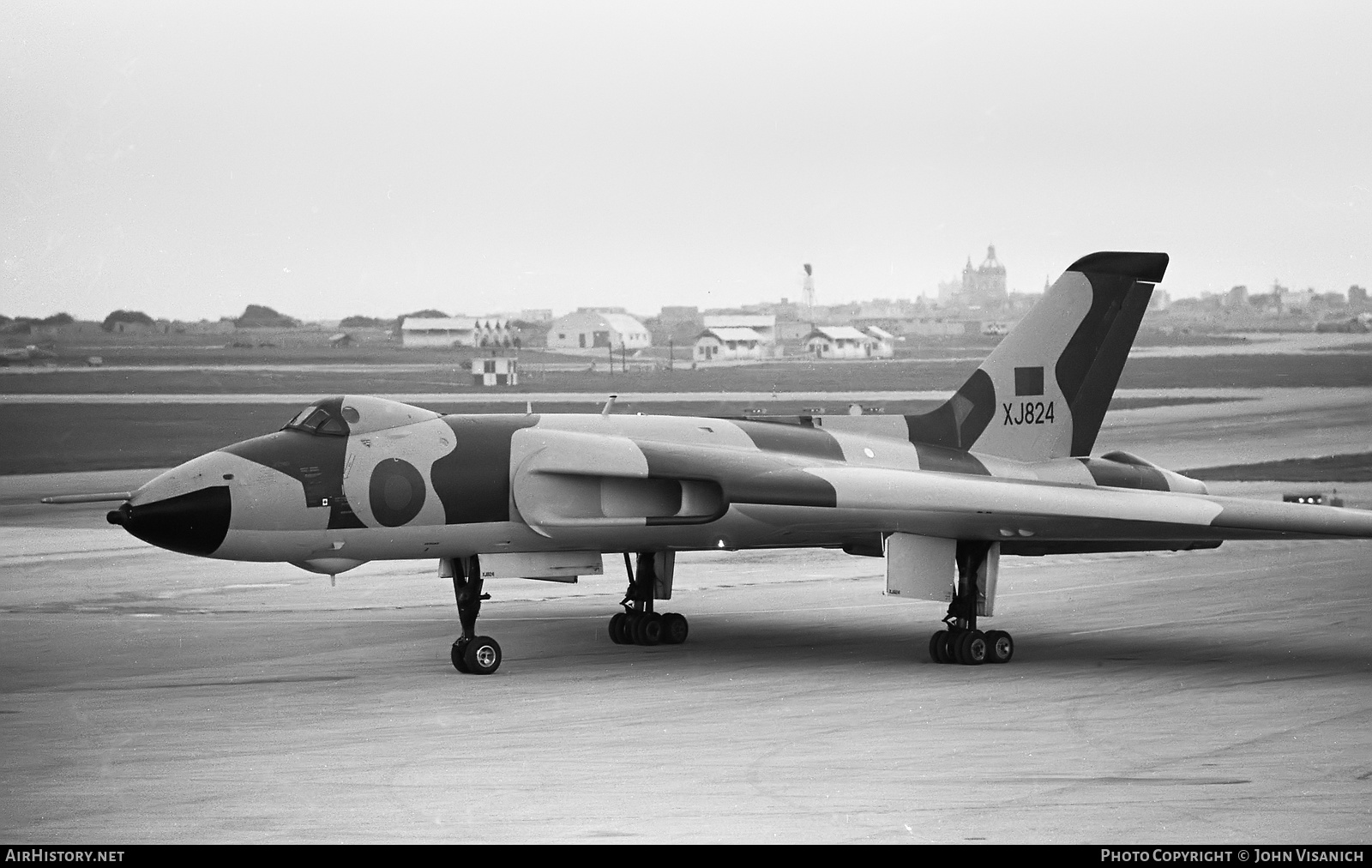 Aircraft Photo of XJ824 | Avro 698 Vulcan B.2 | UK - Air Force | AirHistory.net #367869