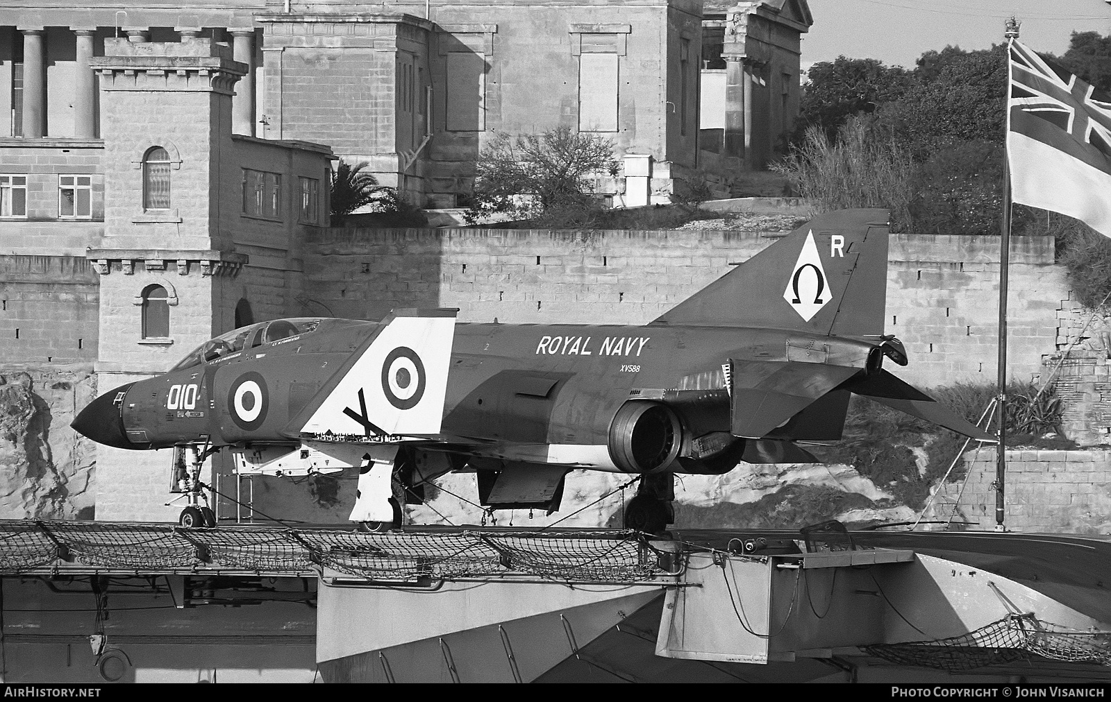 Aircraft Photo of XV588 | McDonnell Douglas F-4K Phantom FG1 | UK - Navy | AirHistory.net #368068