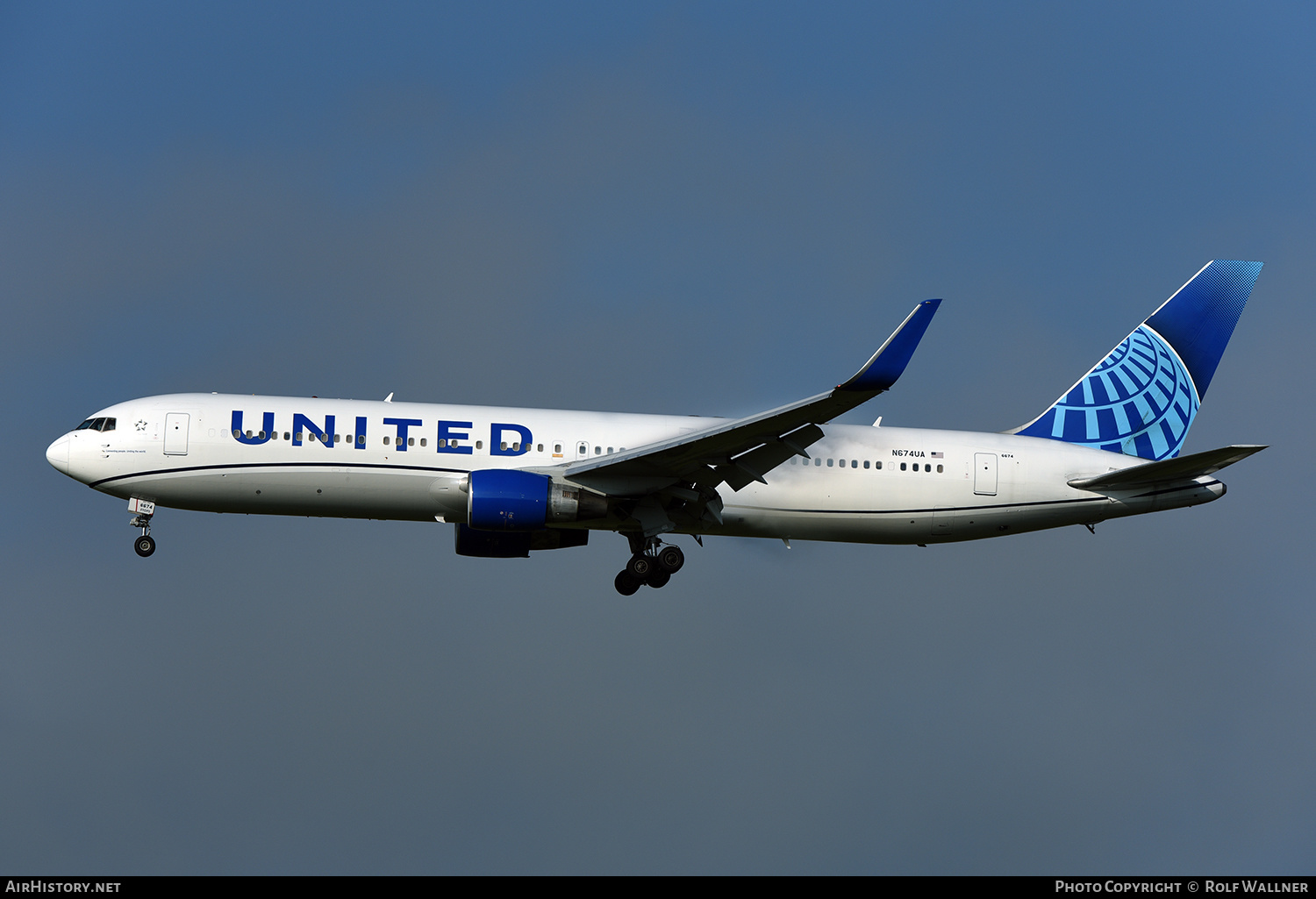 Aircraft Photo of N674UA | Boeing 767-322/ER | United Airlines | AirHistory.net #368070