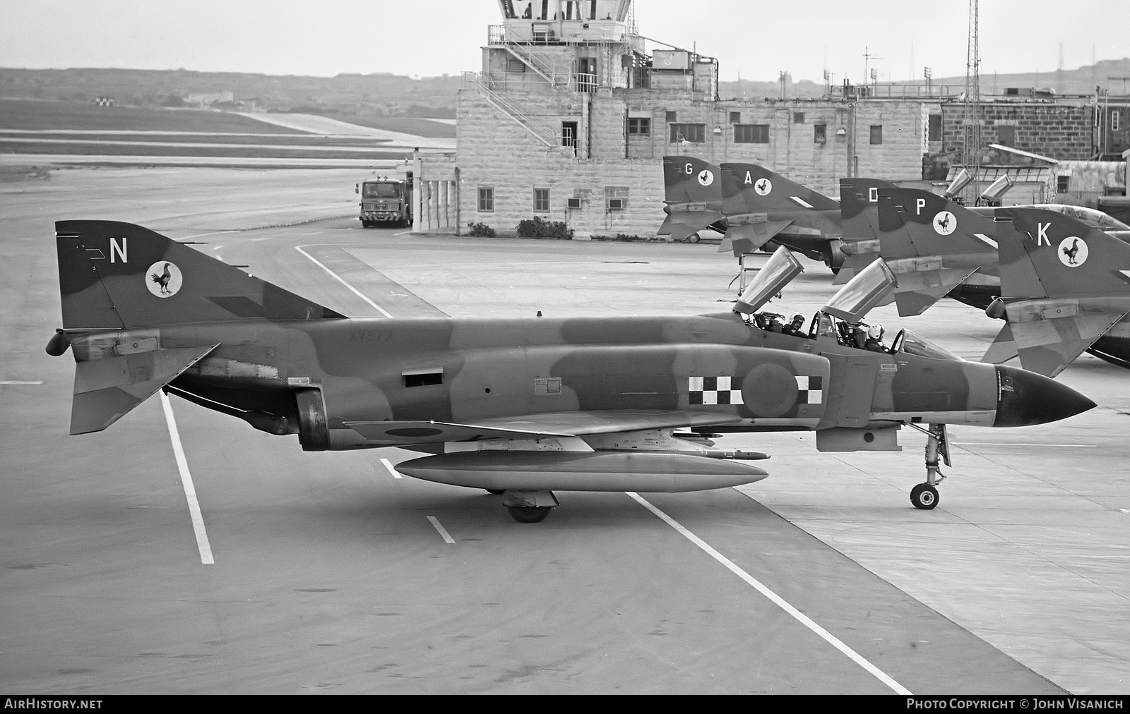 Aircraft Photo of XV572 | McDonnell Douglas F-4K Phantom FG1 | UK - Air Force | AirHistory.net #368081