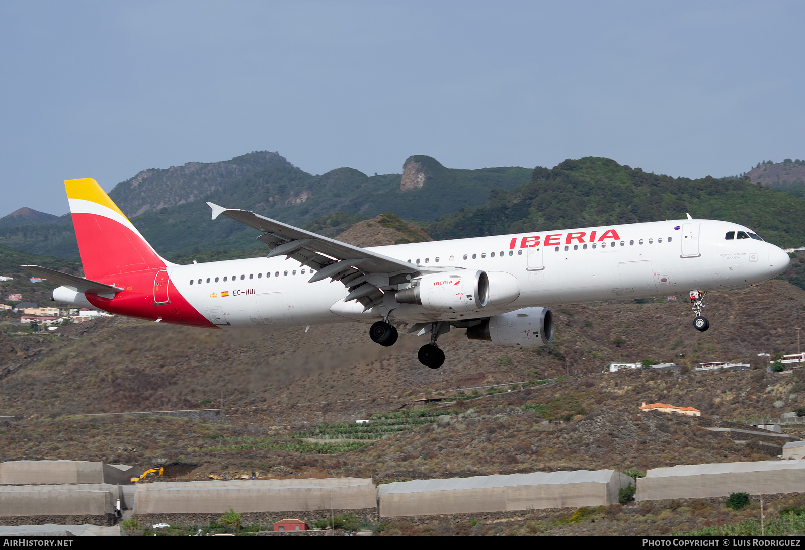 Aircraft Photo of EC-HUI | Airbus A321-212 | Iberia | AirHistory.net #368130