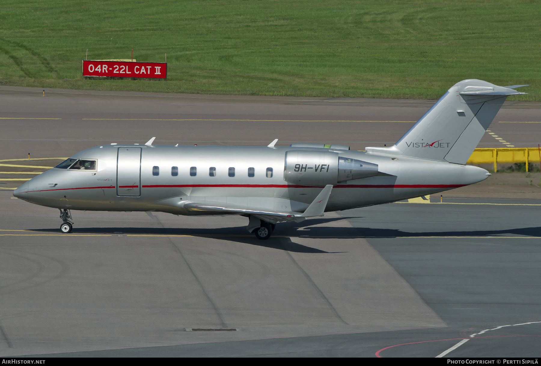 Aircraft Photo of 9H-VFI | Bombardier Challenger 605 (CL-600-2B16) | VistaJet | AirHistory.net #368205