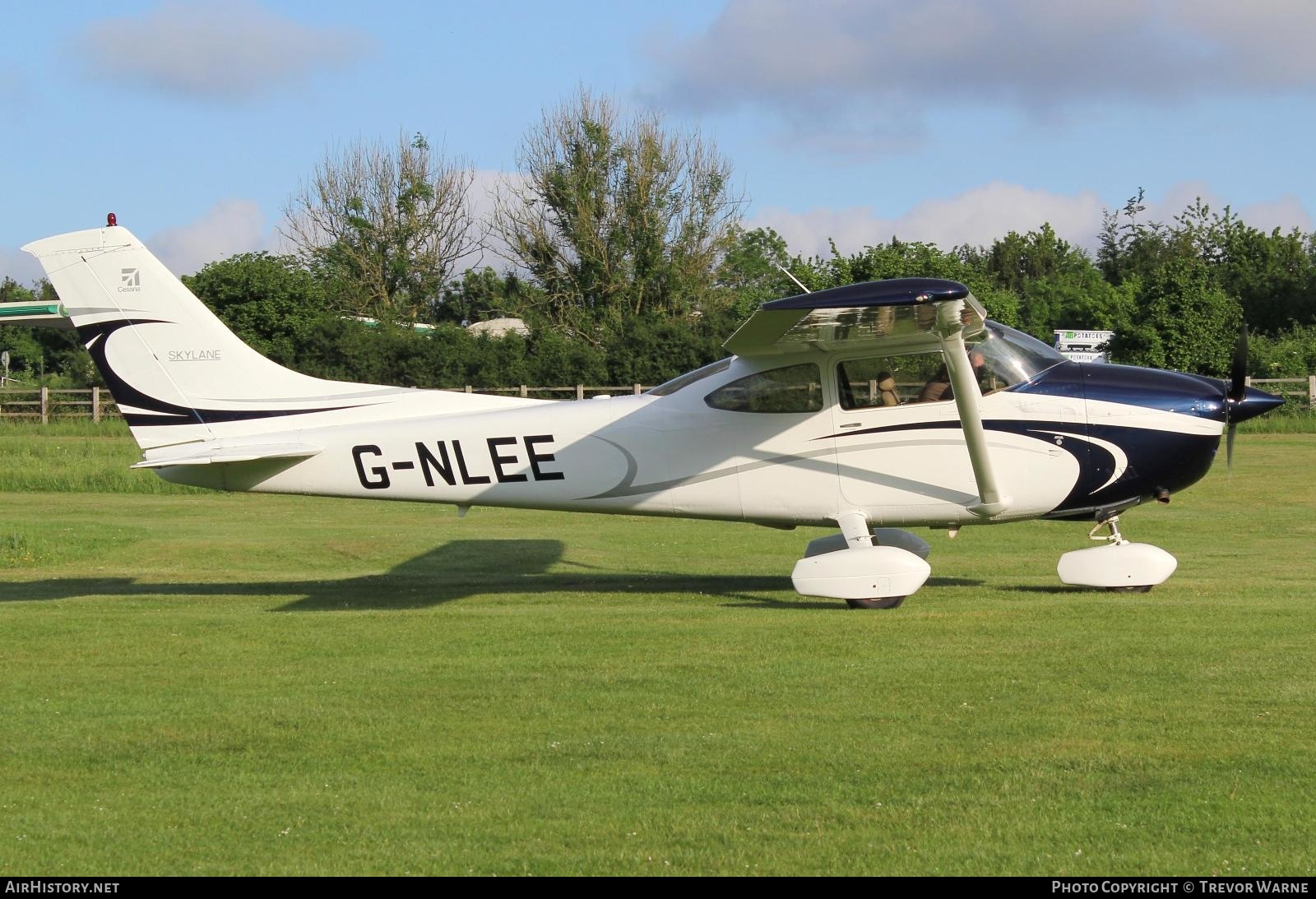 Aircraft Photo of G-NLEE | Cessna 182Q Skylane II | AirHistory.net #368230