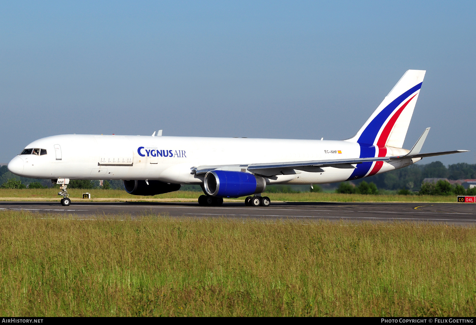 Aircraft Photo of EC-NHF | Boeing 757-223(PCF) | Cygnus Air | AirHistory.net #368473