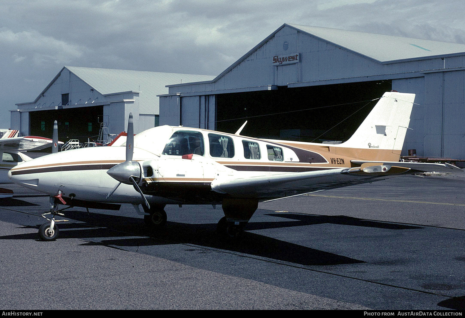 Aircraft Photo of VH-EZN | Beech 58 Baron | AirHistory.net #368534