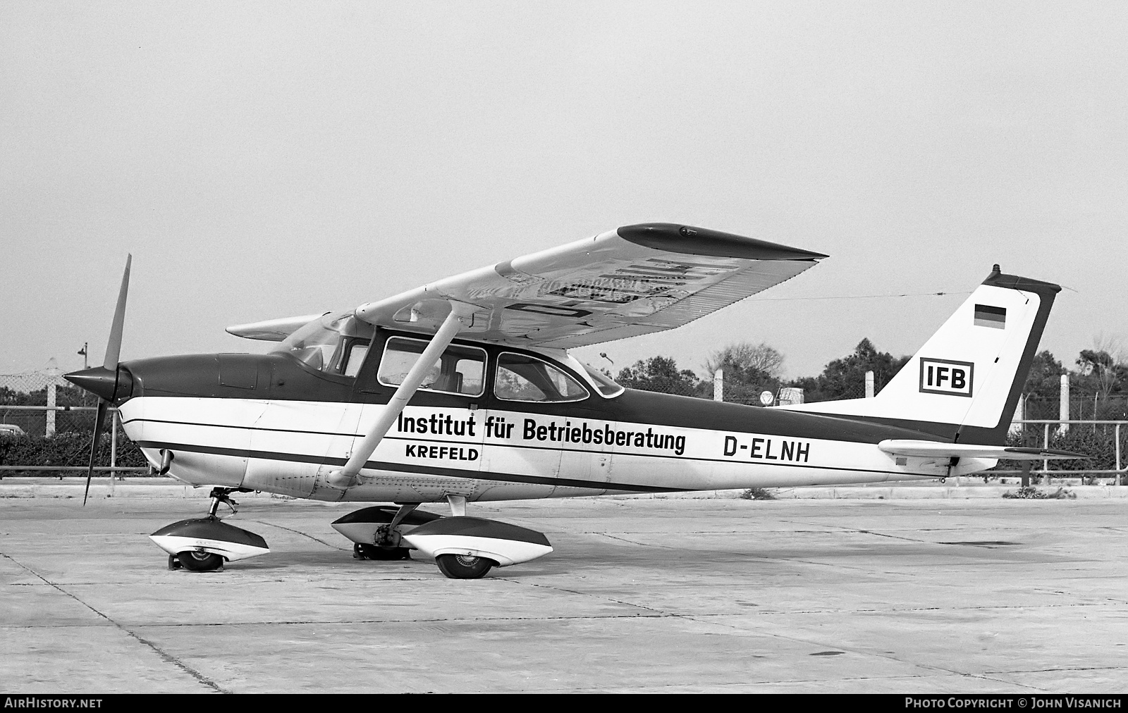 Aircraft Photo of D-ELNH | Reims F172H Skyhawk | Institut für Betriebsberatung - IFB | AirHistory.net #368555