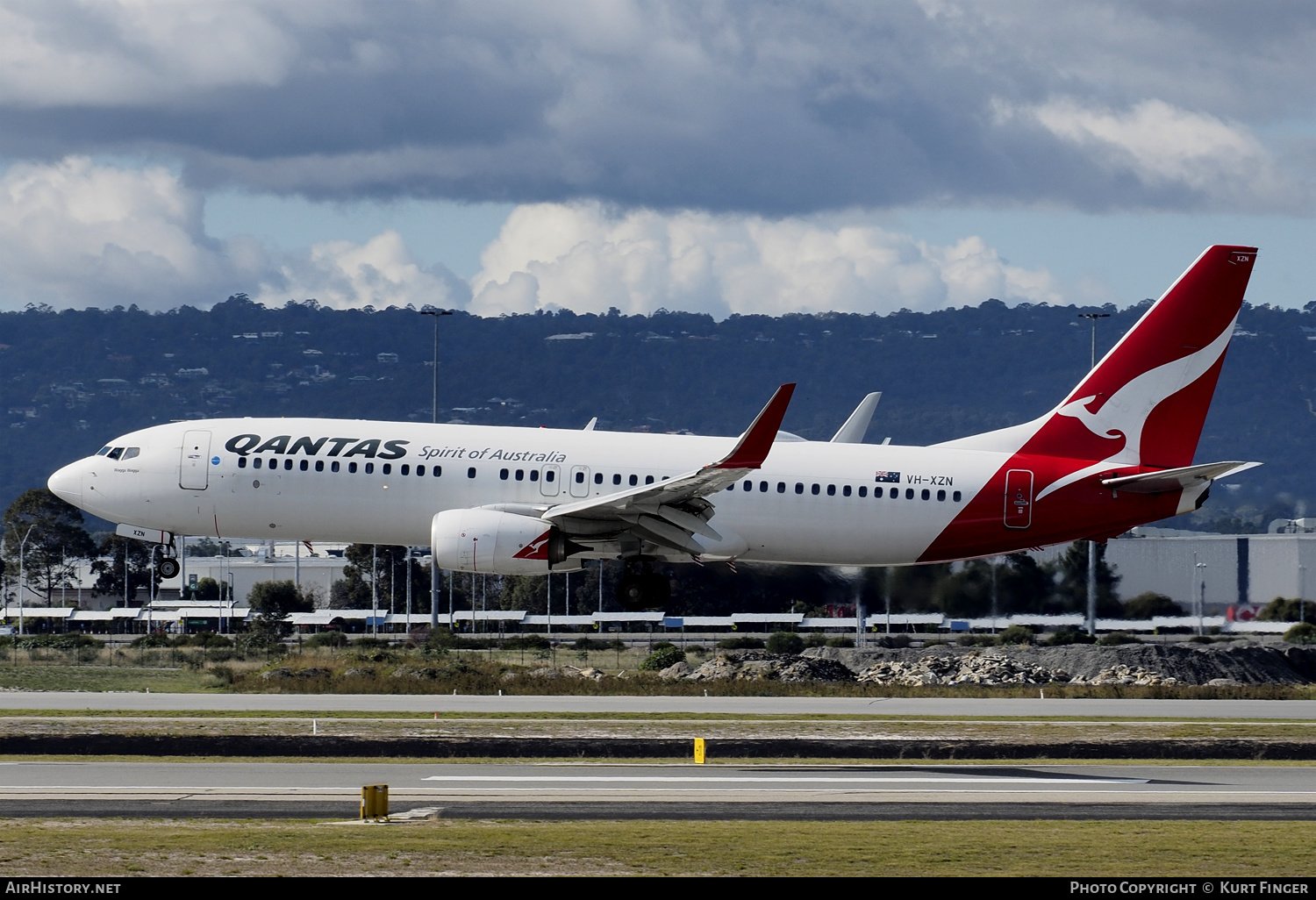 Aircraft Photo of VH-XZN | Boeing 737-838 | Qantas | AirHistory.net #368608