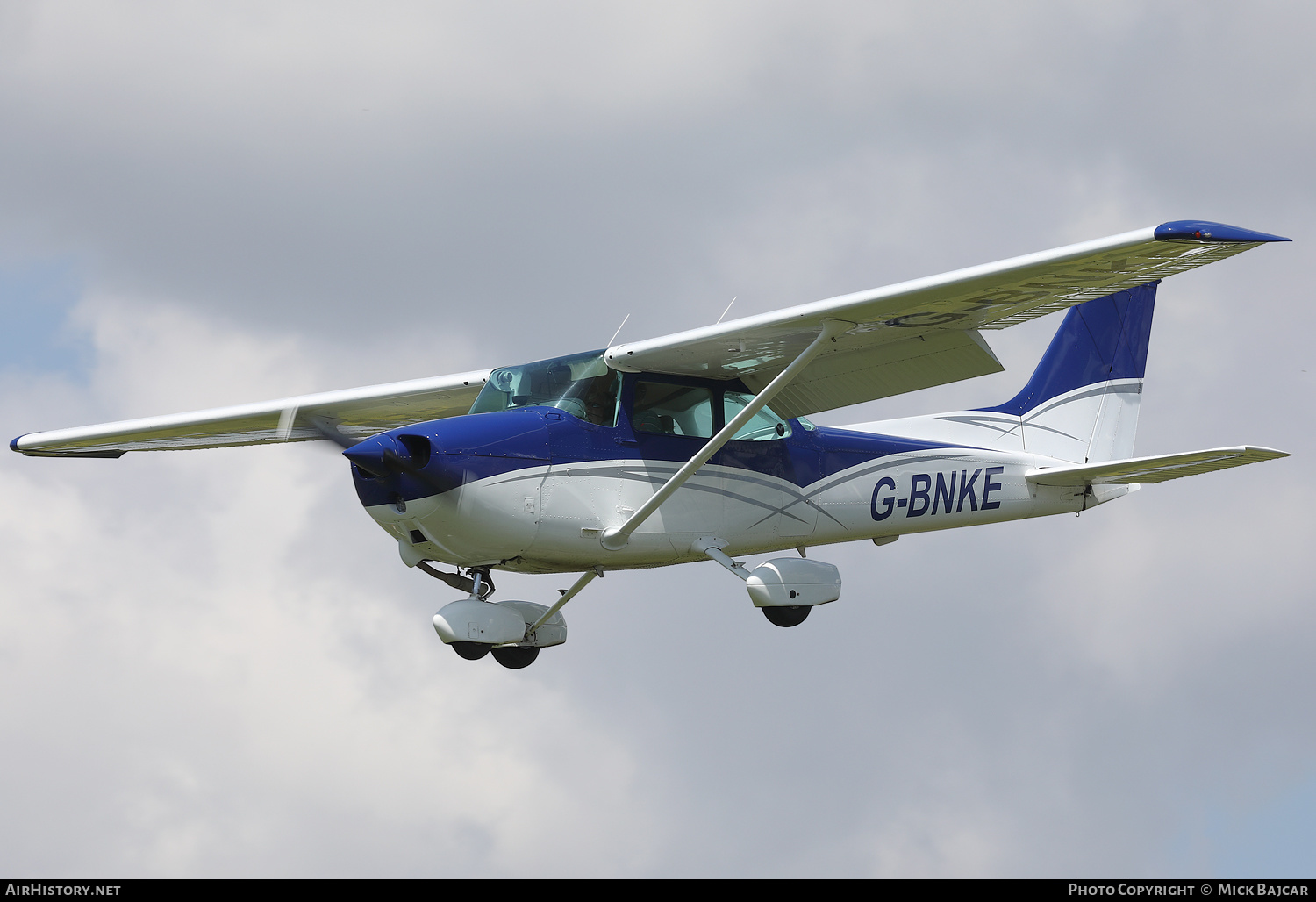 Aircraft Photo of G-BNKE | Cessna 172N Skyhawk | AirHistory.net #368794