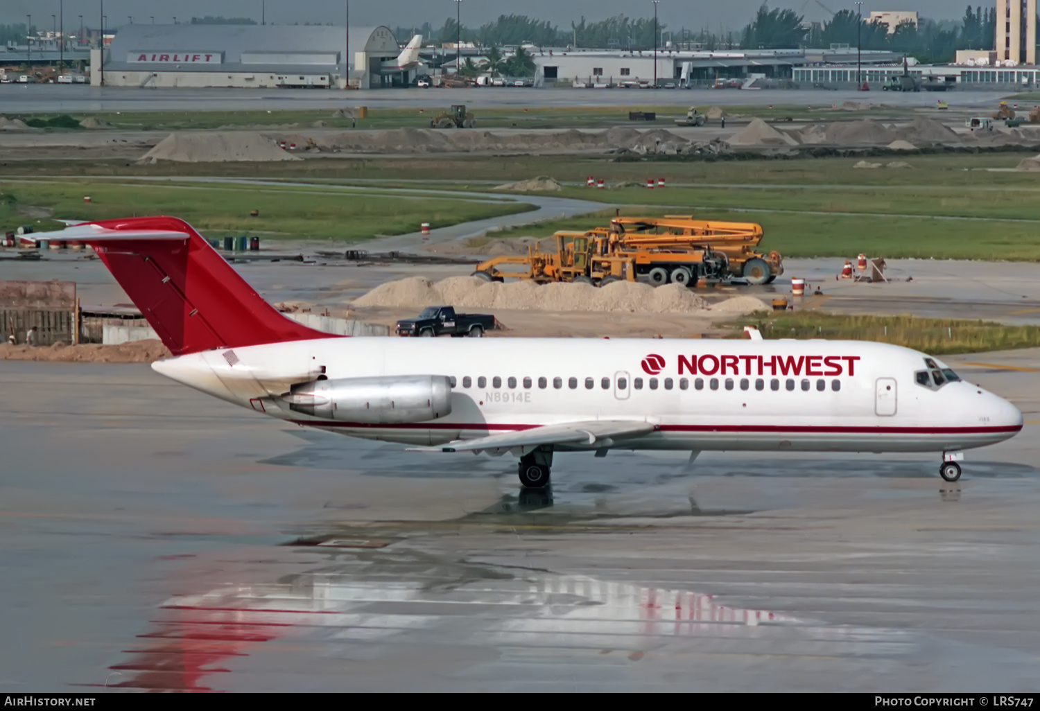 Aircraft Photo of N8914E | Douglas DC-9-14 | Northwest Airlines | AirHistory.net #368917