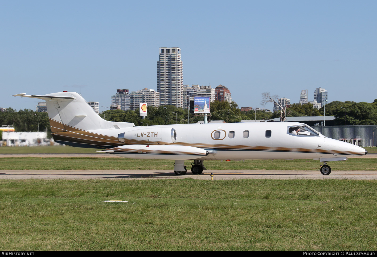 Aircraft Photo of LV-ZTH | Gates Learjet 25C | AirHistory.net #368995