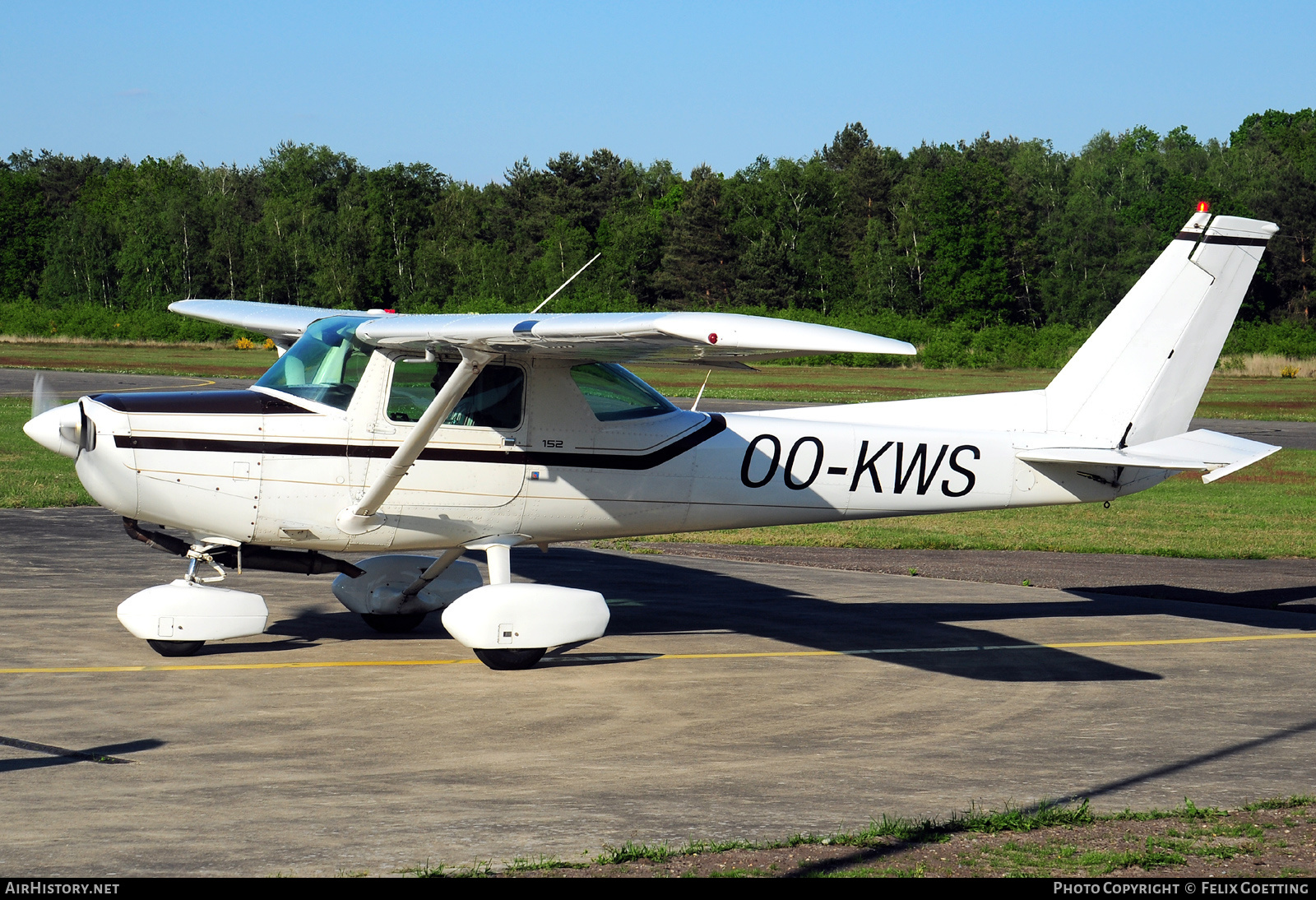 Aircraft Photo of OO-KWS | Cessna 152 | AirHistory.net #369024