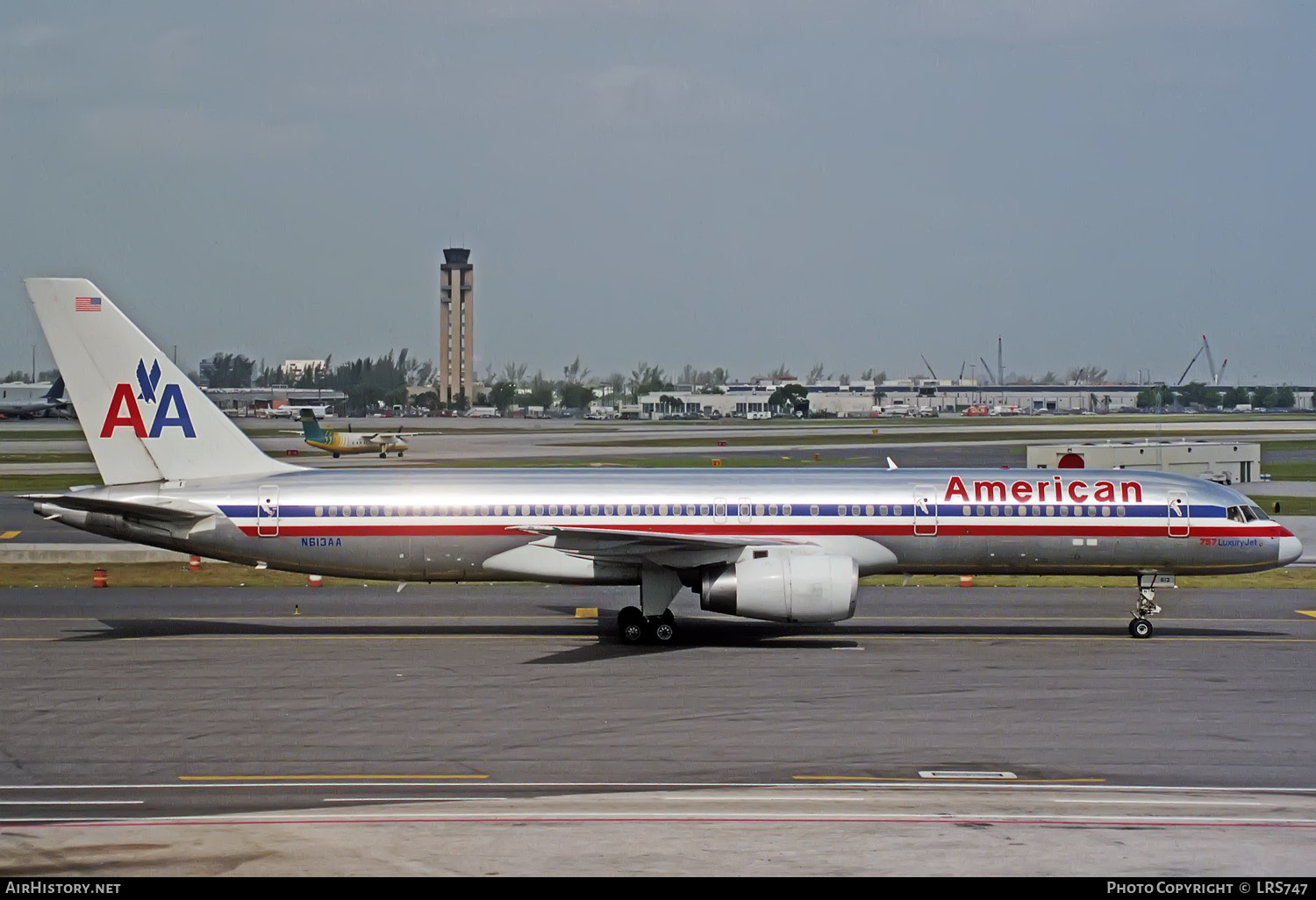 Aircraft Photo of N613AA | Boeing 757-223 | American Airlines | AirHistory.net #369133