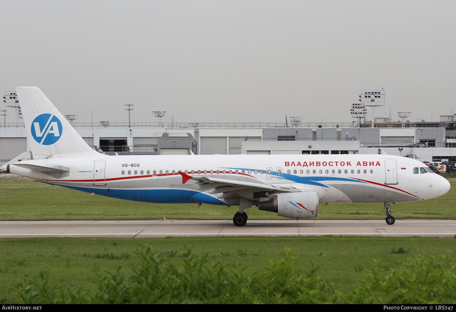 Aircraft Photo of VQ-BCG | Airbus A320-214 | Vladivostok Air | AirHistory.net #369170