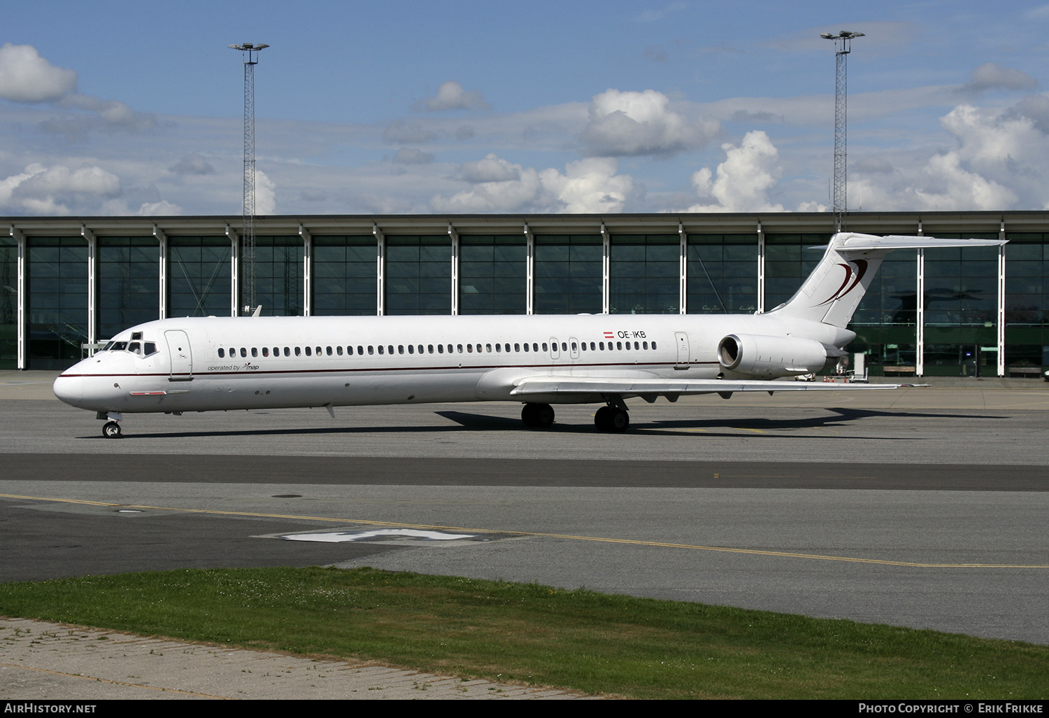 Aircraft Photo of OE-IKB | McDonnell Douglas MD-83 (DC-9-83) | MAP Executive Flight Service | AirHistory.net #369212