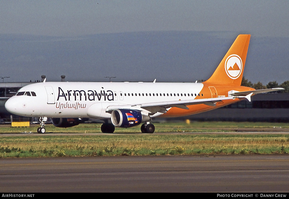 Aircraft Photo of EK-32010 | Airbus A320-211 | Armavia | AirHistory.net #369308