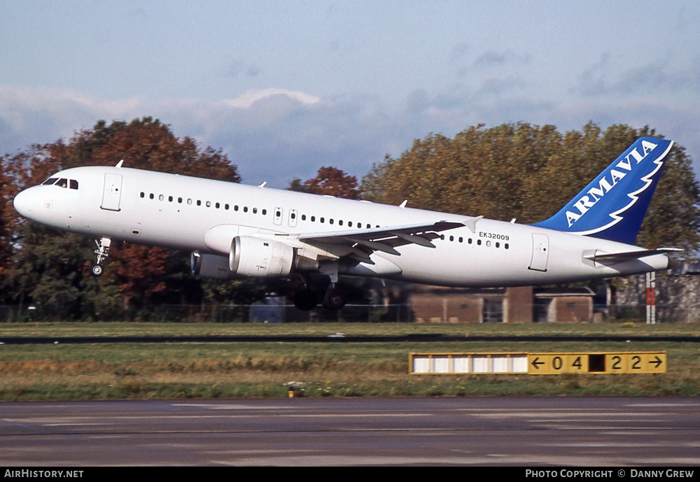 Aircraft Photo of EK32009 | Airbus A320-211 | Armavia | AirHistory.net #369314
