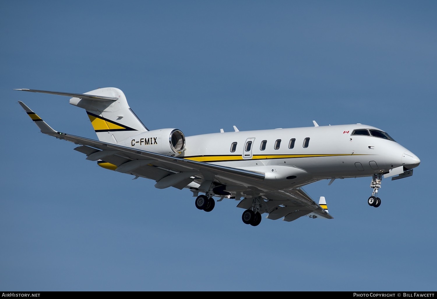 Aircraft Photo of C-FMIX | Bombardier Challenger 350 (BD-100-1A10) | AirHistory.net #369400