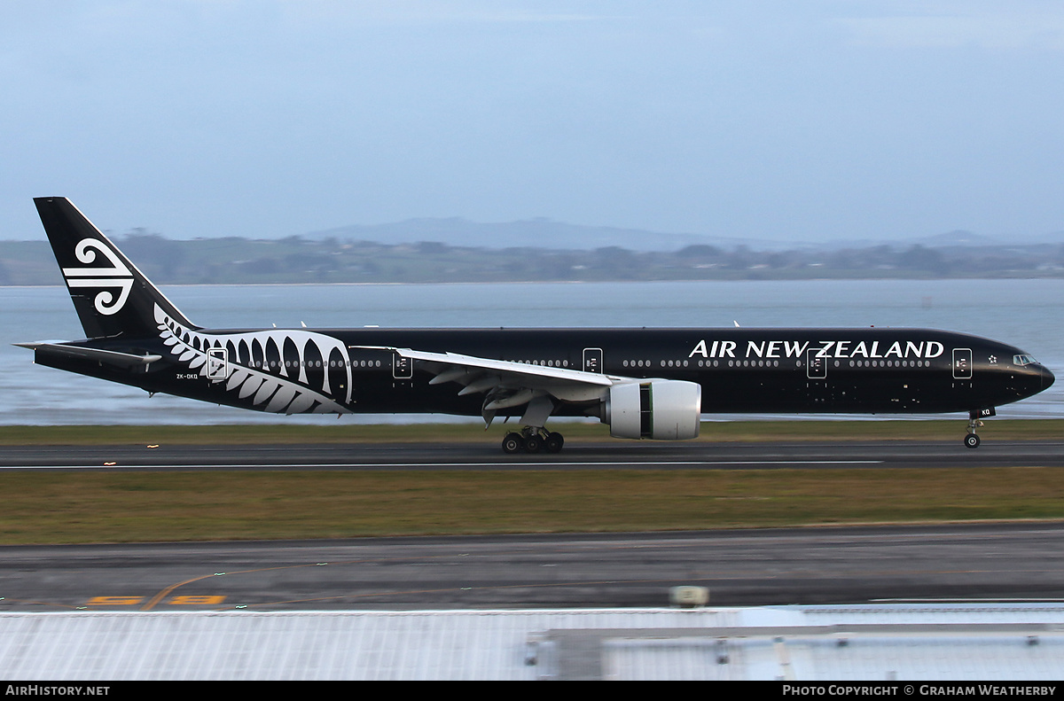 Aircraft Photo of ZK-OKQ | Boeing 777-319/ER | Air New Zealand | AirHistory.net #369426