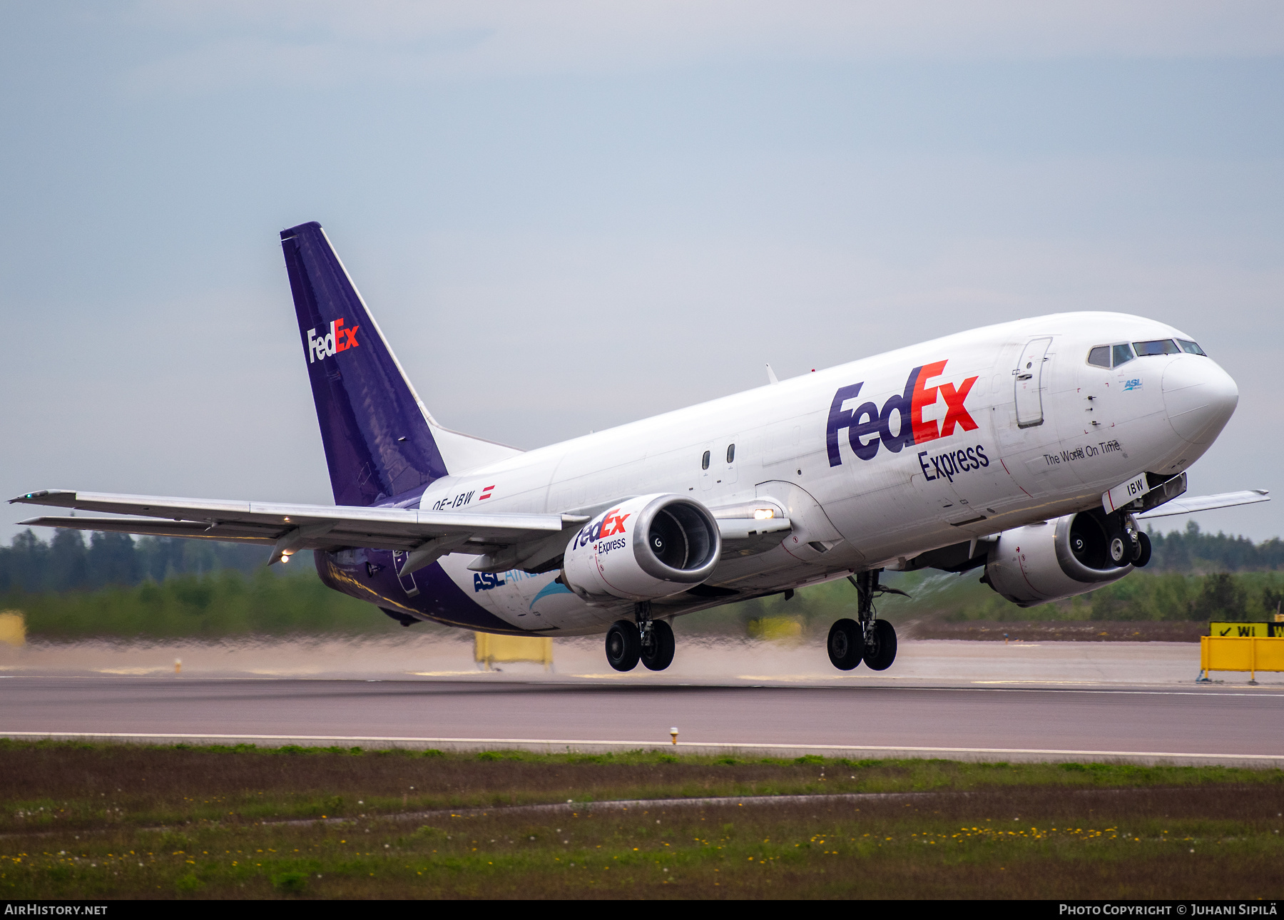 Aircraft Photo of OE-IBW | Boeing 737-4Q8(SF) | FedEx Express | AirHistory.net #369530