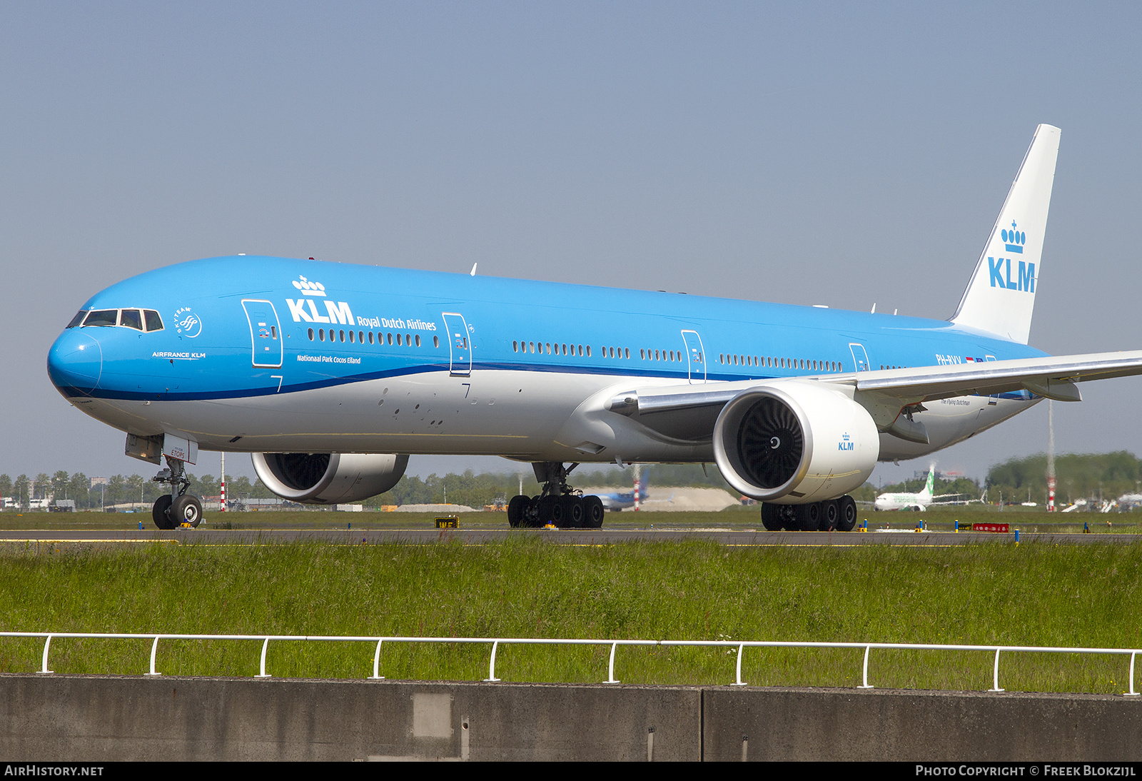 Aircraft Photo of PH-BVV | Boeing 777-300/ER | KLM - Royal Dutch Airlines | AirHistory.net #369599