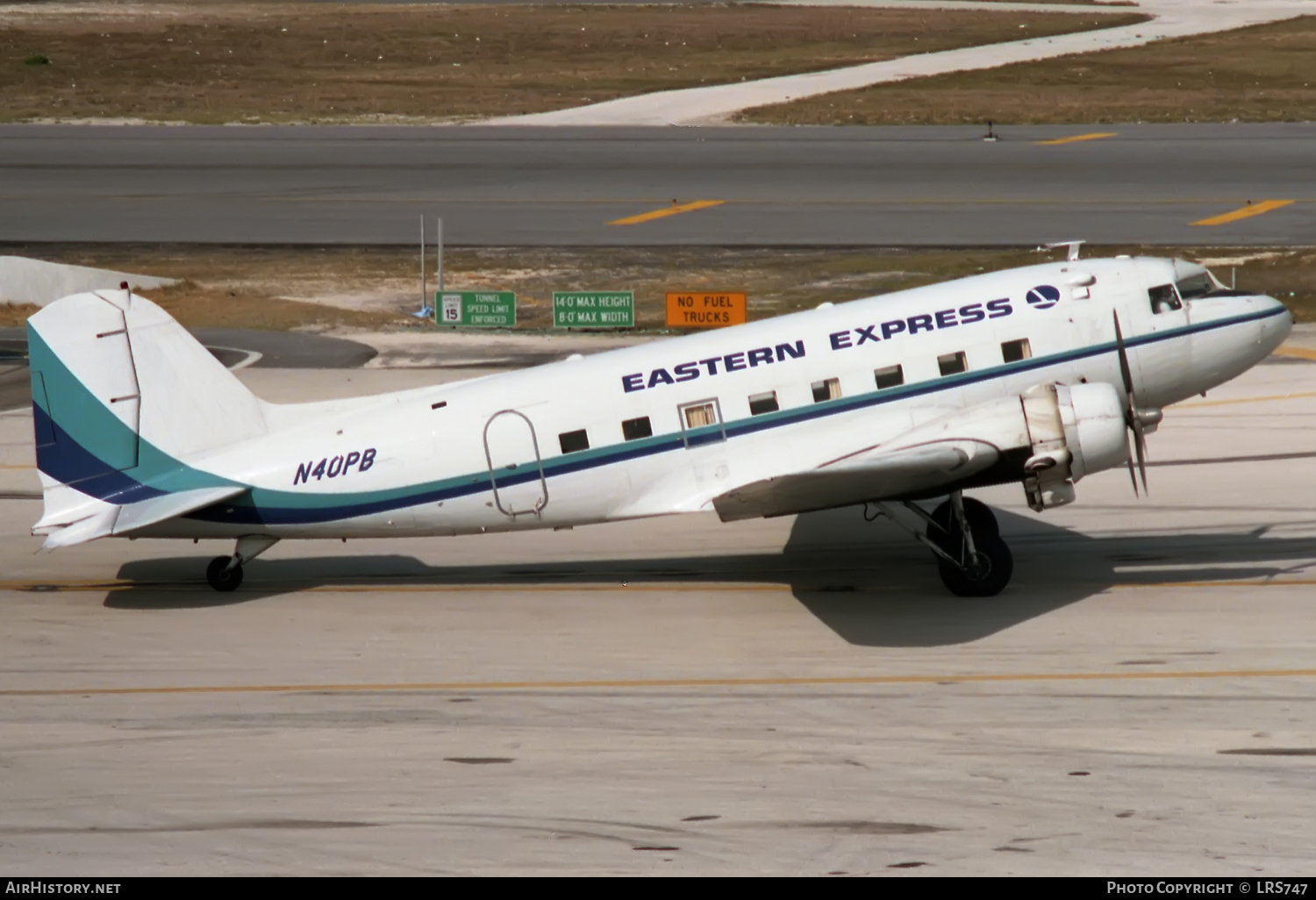 Aircraft Photo of N40PB | Douglas DC-3-227A | Eastern Express | AirHistory.net #369731