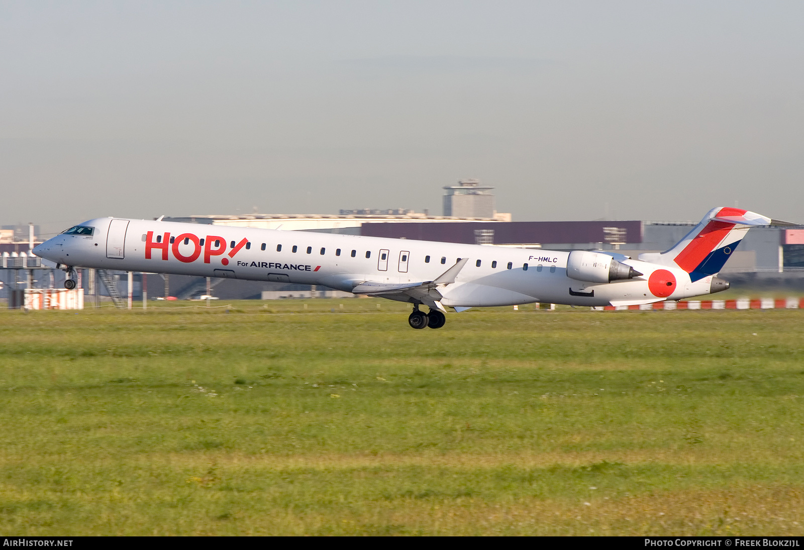 Aircraft Photo of F-HMLC | Bombardier CRJ-1000EL NG (CL-600-2E25) | Hop! | AirHistory.net #369797