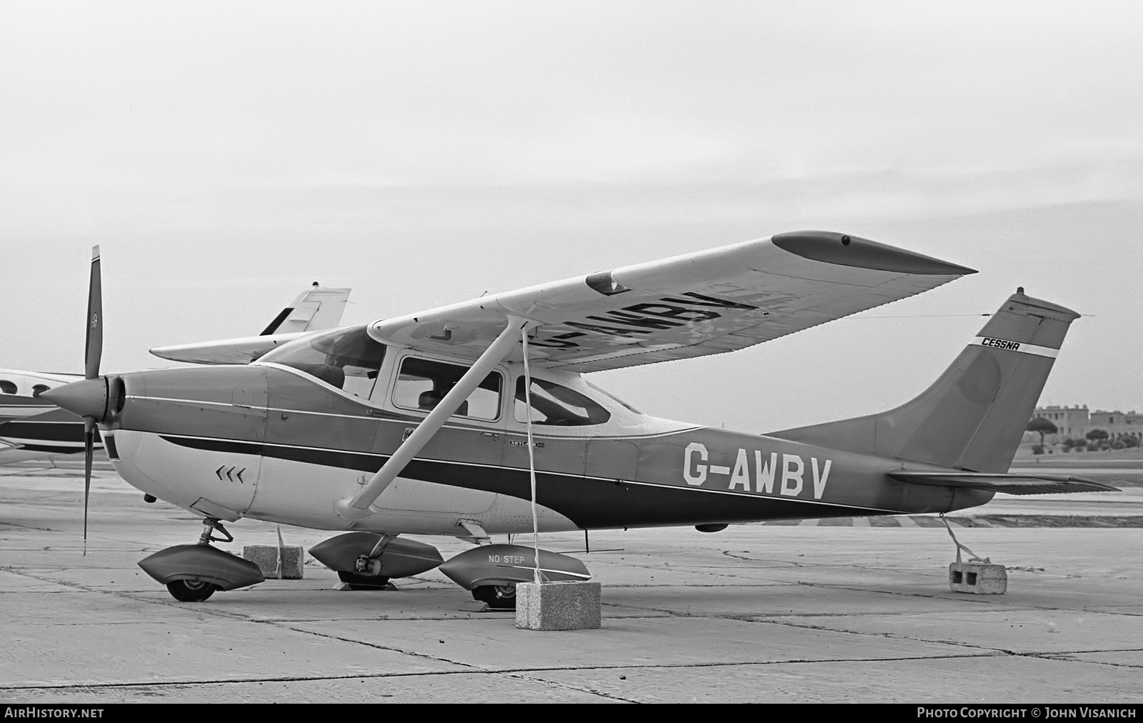 Aircraft Photo of G-AWBV | Cessna 182L Skylane | AirHistory.net #369873