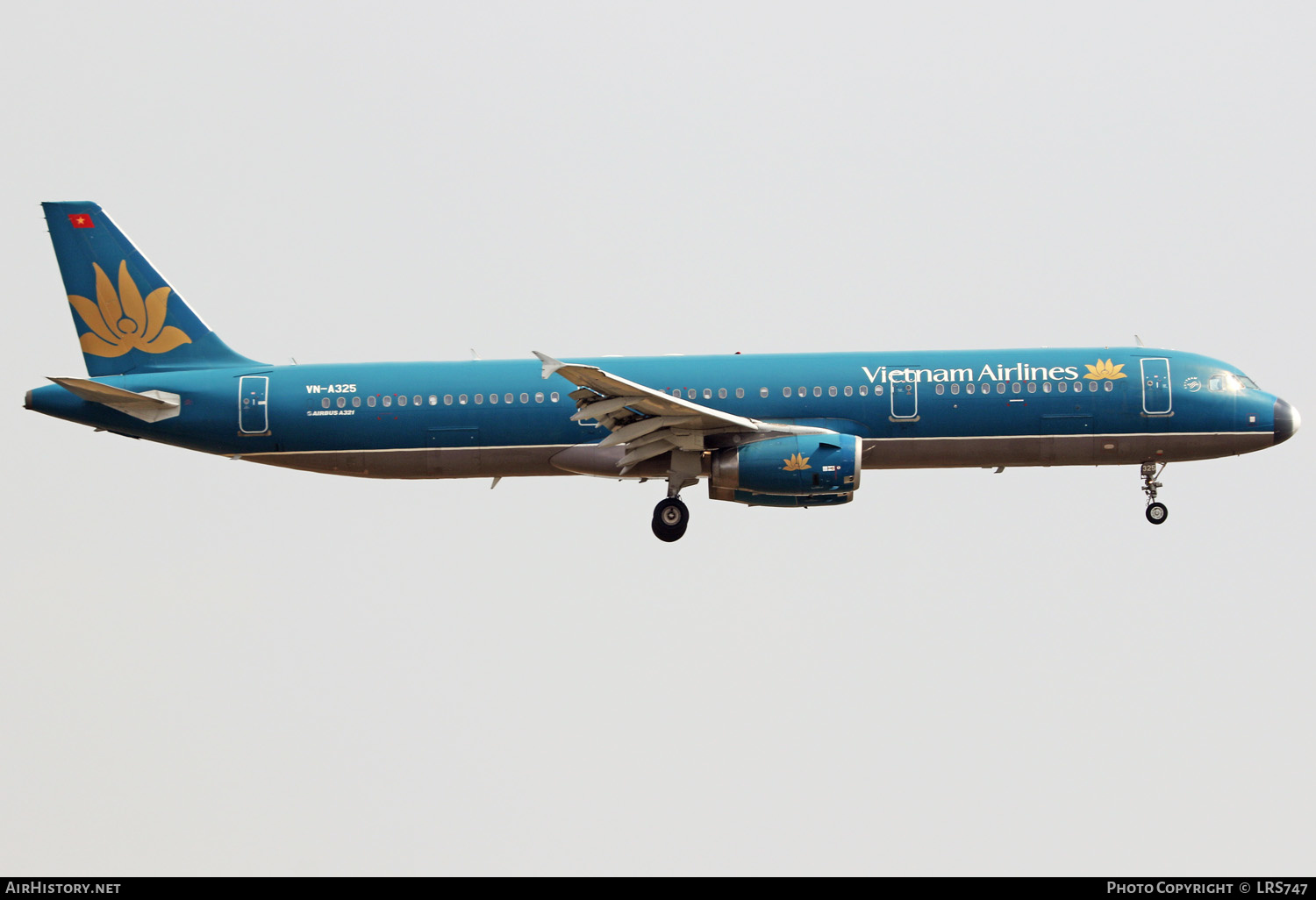 Aircraft Photo of VN-A325 | Airbus A321-231 | Vietnam Airlines | AirHistory.net #370008