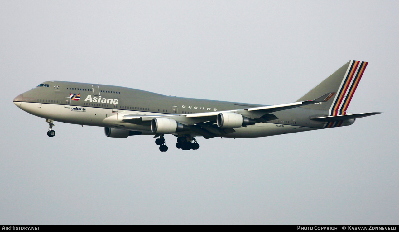 Aircraft Photo of HL7421 | Boeing 747-48EM | Asiana Airlines | AirHistory.net #370068