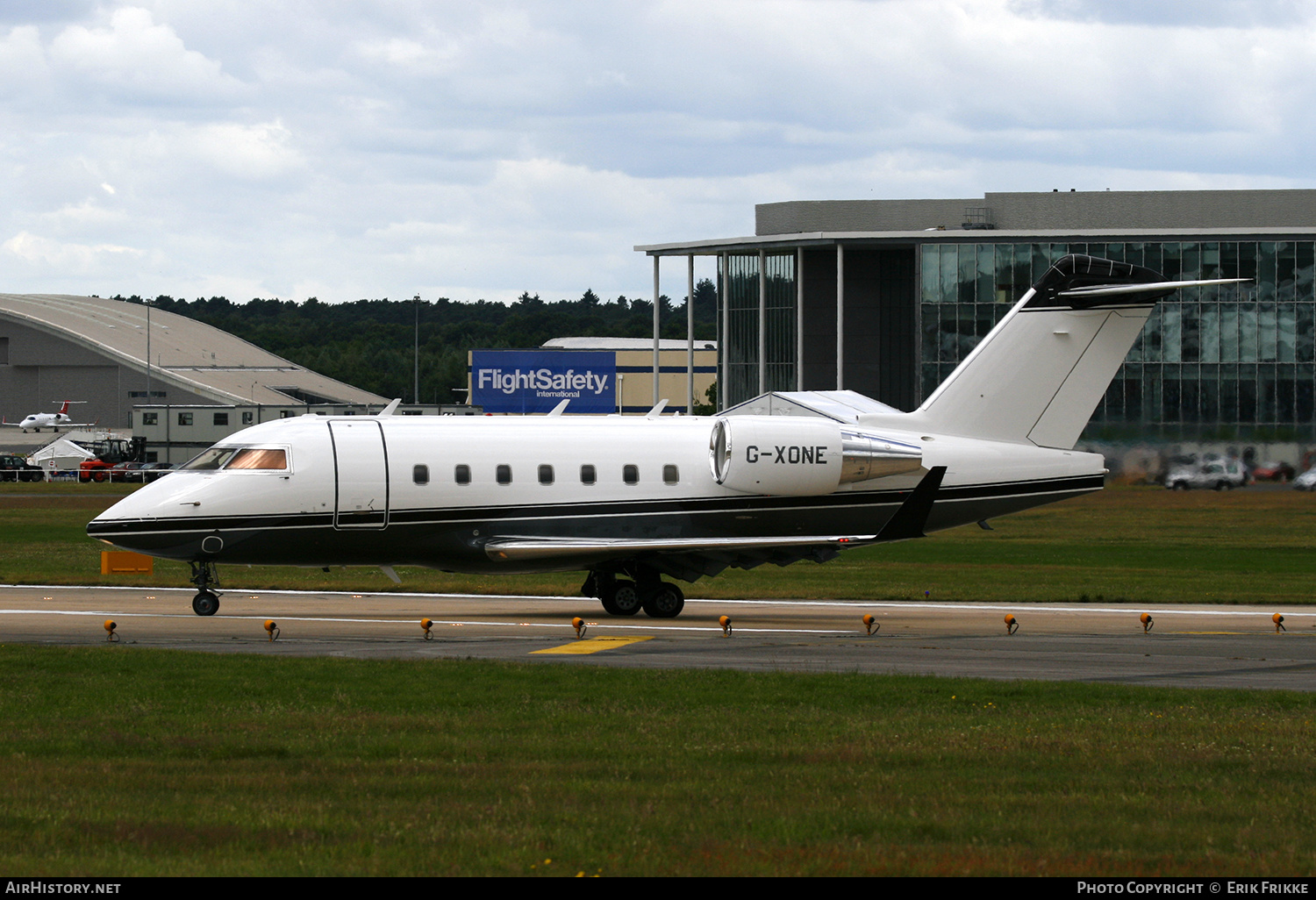 Aircraft Photo of G-XONE | Canadair Challenger 604 (CL-600-2B16) | AirHistory.net #370092