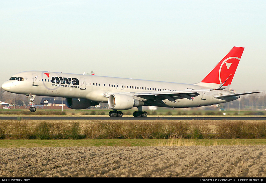 Aircraft Photo of N584NW | Boeing 757-351 | Northwest Airlines | AirHistory.net #370116