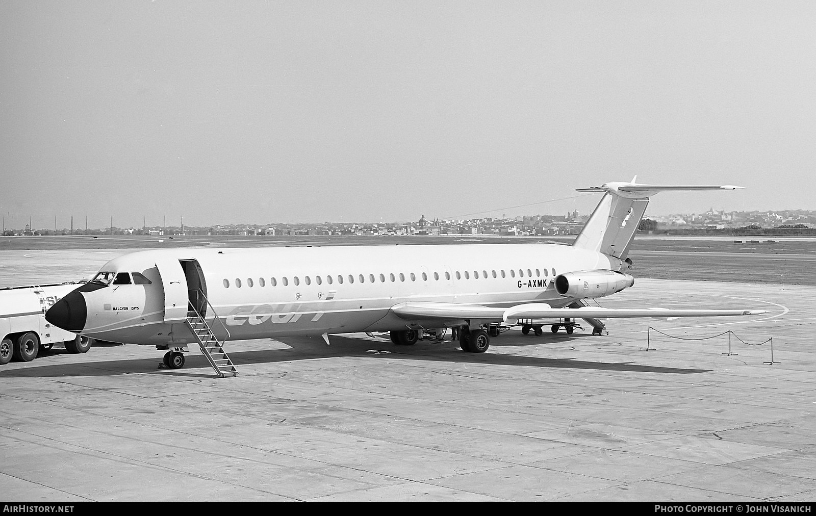 Aircraft Photo of G-AXMK | BAC 111-518FG One-Eleven | Court Line | AirHistory.net #370176