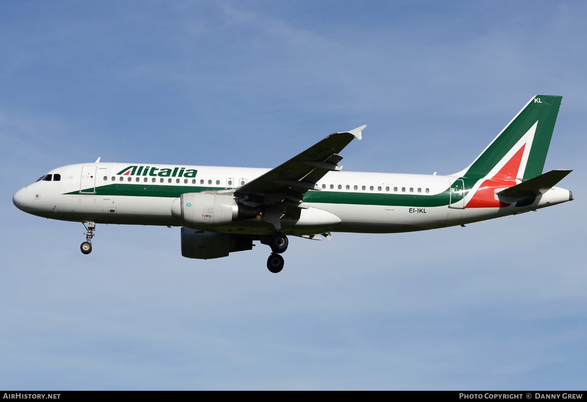 Aircraft Photo of EI-IKL | Airbus A320-214 | Alitalia | AirHistory.net #370211