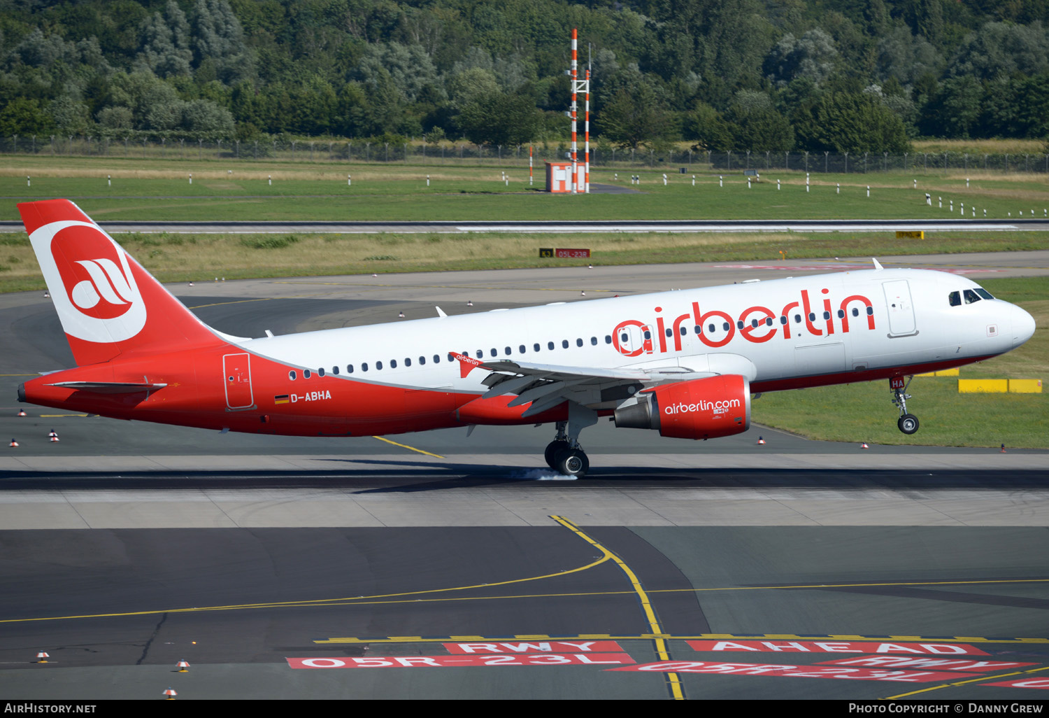 Aircraft Photo of D-ABHA | Airbus A320-214 | Air Berlin | AirHistory.net #370237
