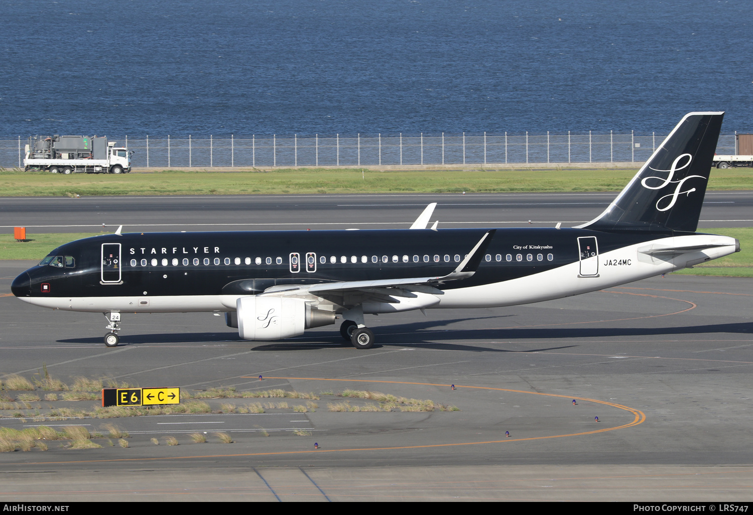 Aircraft Photo of JA24MC | Airbus A320-214 | StarFlyer | AirHistory.net #370268