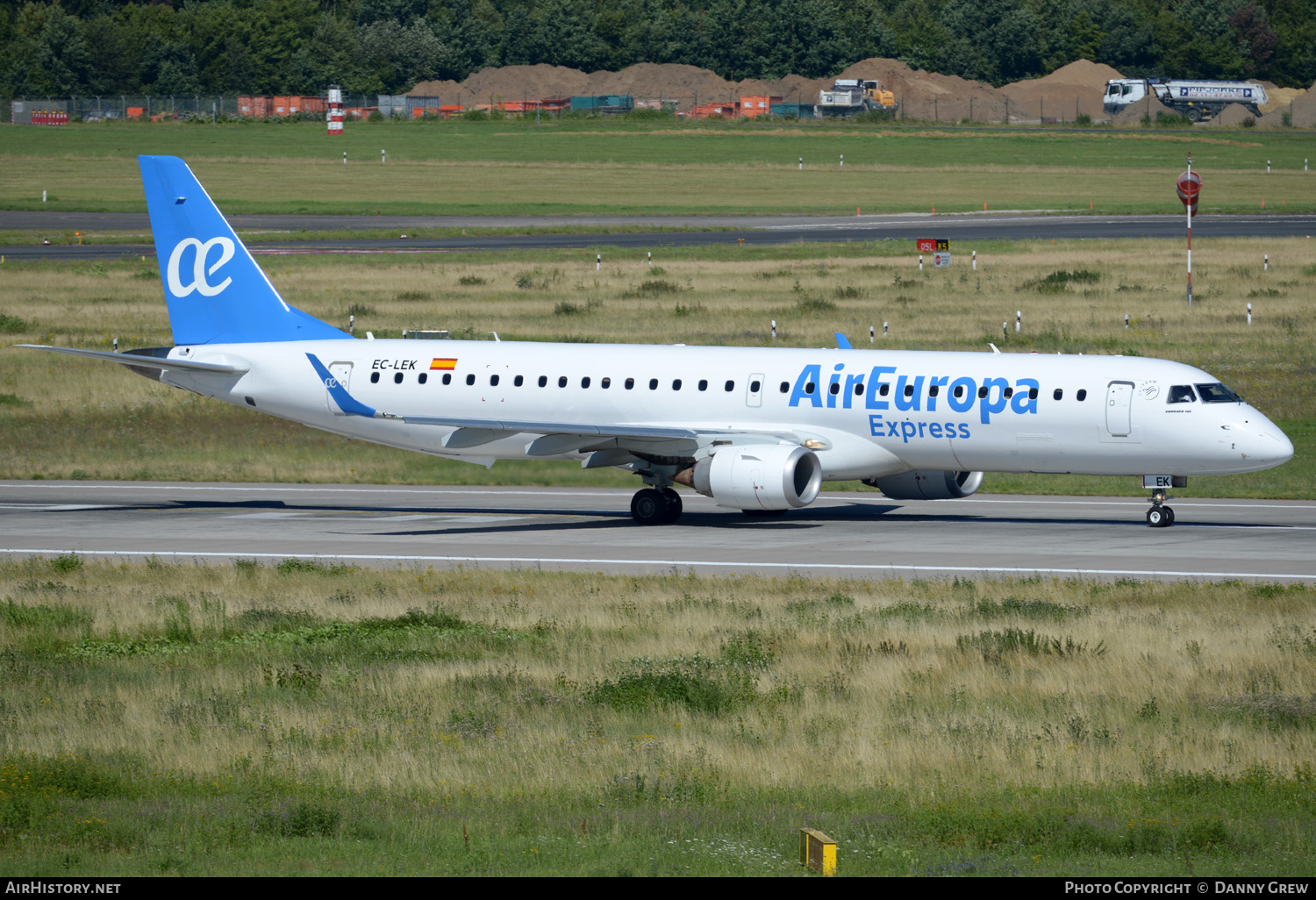Aircraft Photo of EC-LEK | Embraer 195LR (ERJ-190-200LR) | Air Europa Express | AirHistory.net #370313