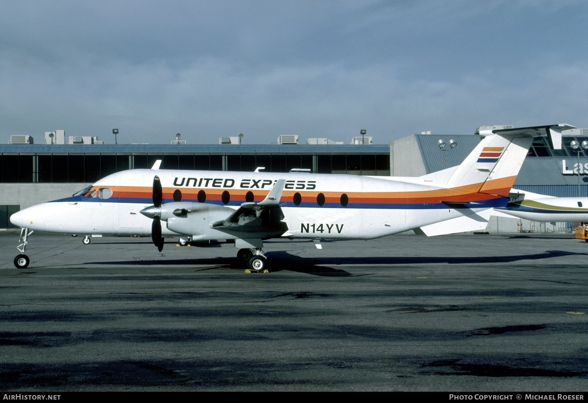 Aircraft Photo of N14YV | Beech 1900D | United Express | AirHistory.net #370351