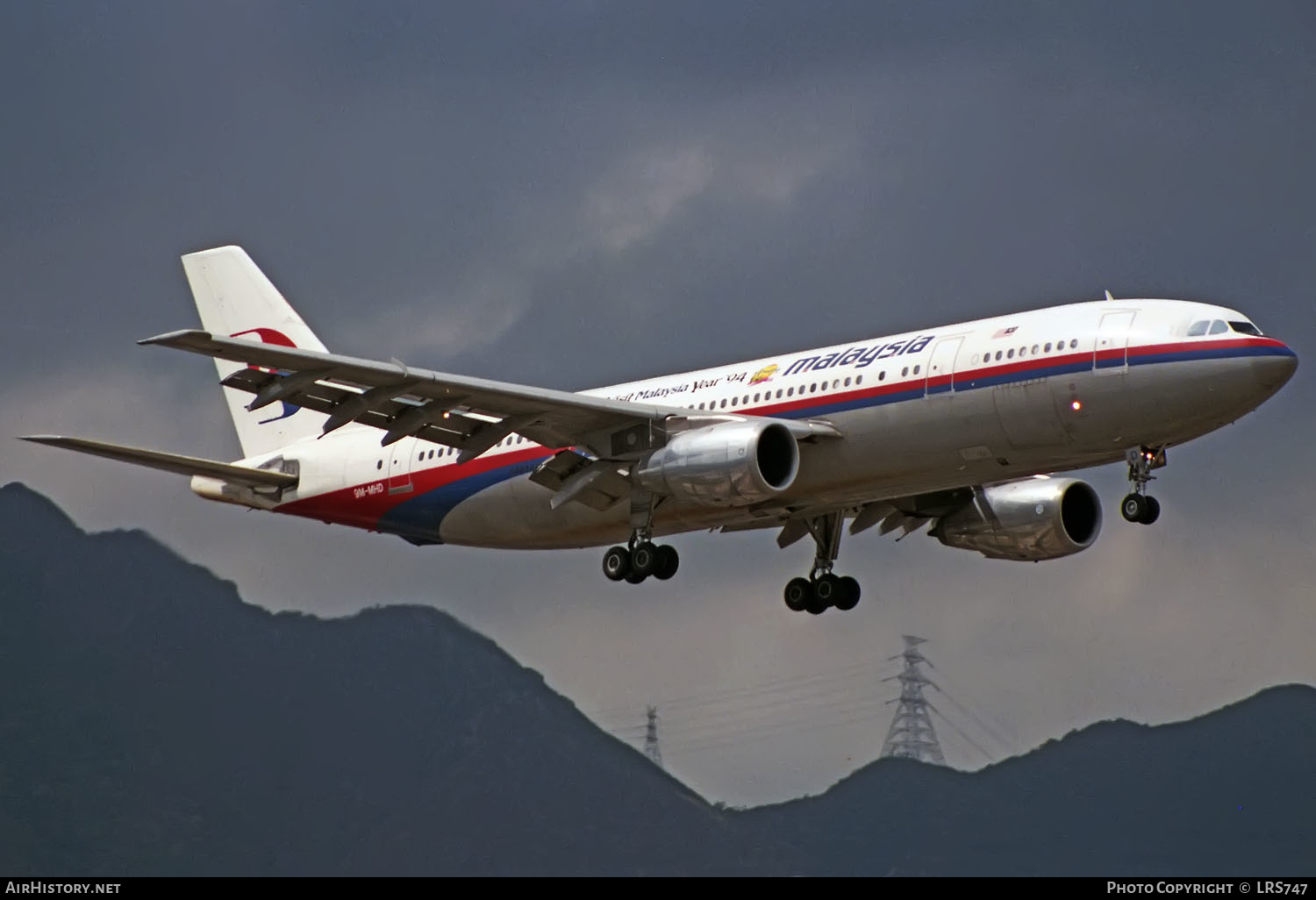 Aircraft Photo of 9M-MHD | Airbus A300B4-203 | Malaysia Airlines | AirHistory.net #370409