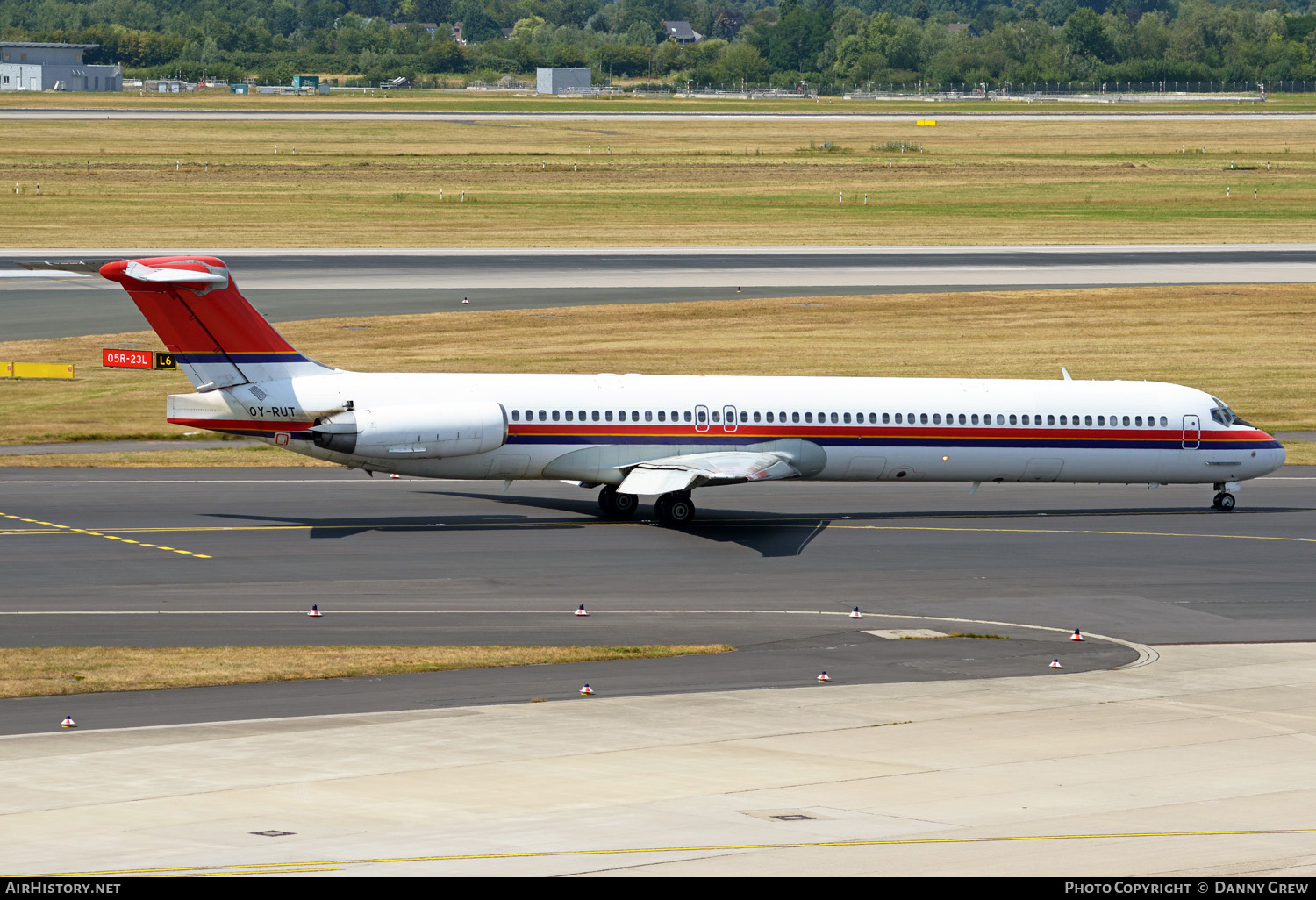 Aircraft Photo of OY-RUT | McDonnell Douglas MD-82 (DC-9-82) | AirHistory.net #370497