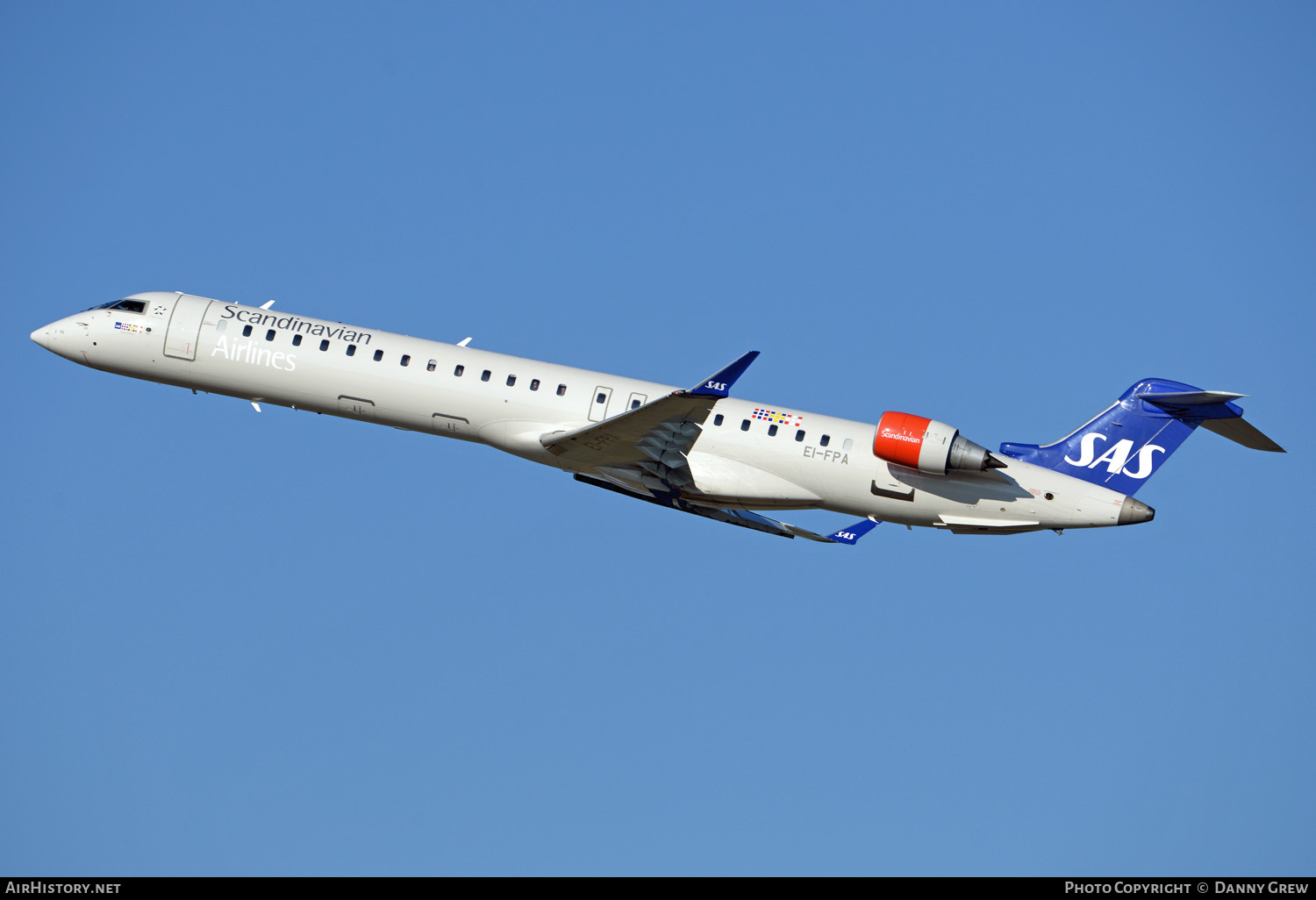 Aircraft Photo of EI-FPA | Bombardier CRJ-900LR (CL-600-2D24) | Scandinavian Airlines - SAS | AirHistory.net #370530