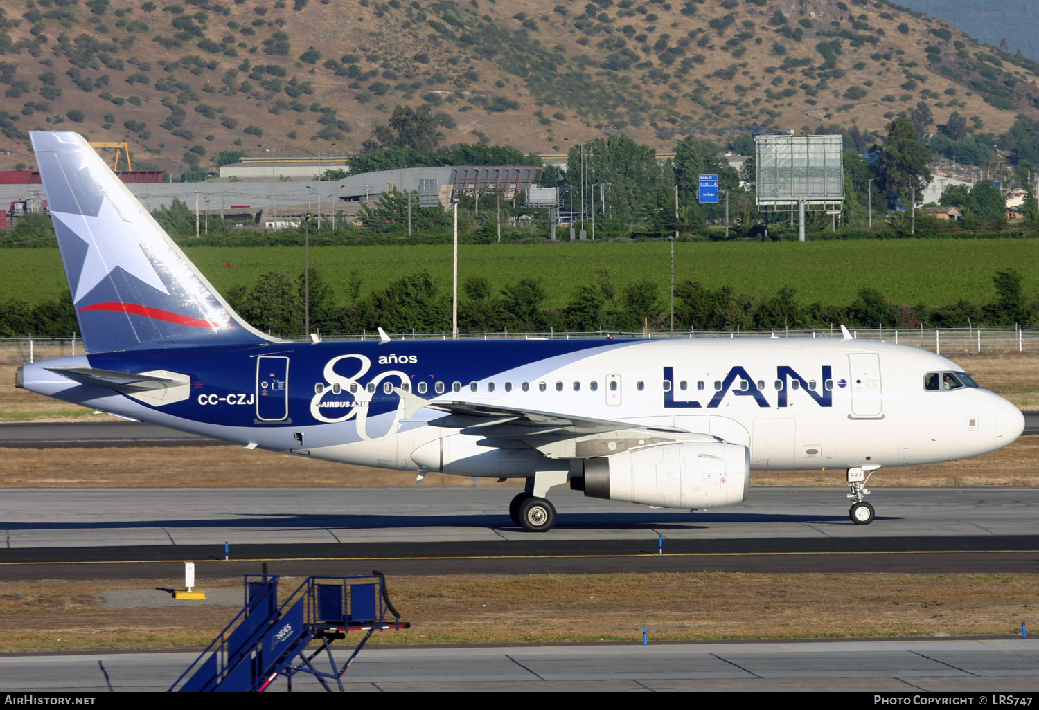 Aircraft Photo of CC-CZJ | Airbus A318-121 | LAN Airlines - Línea Aérea Nacional | AirHistory.net #370853