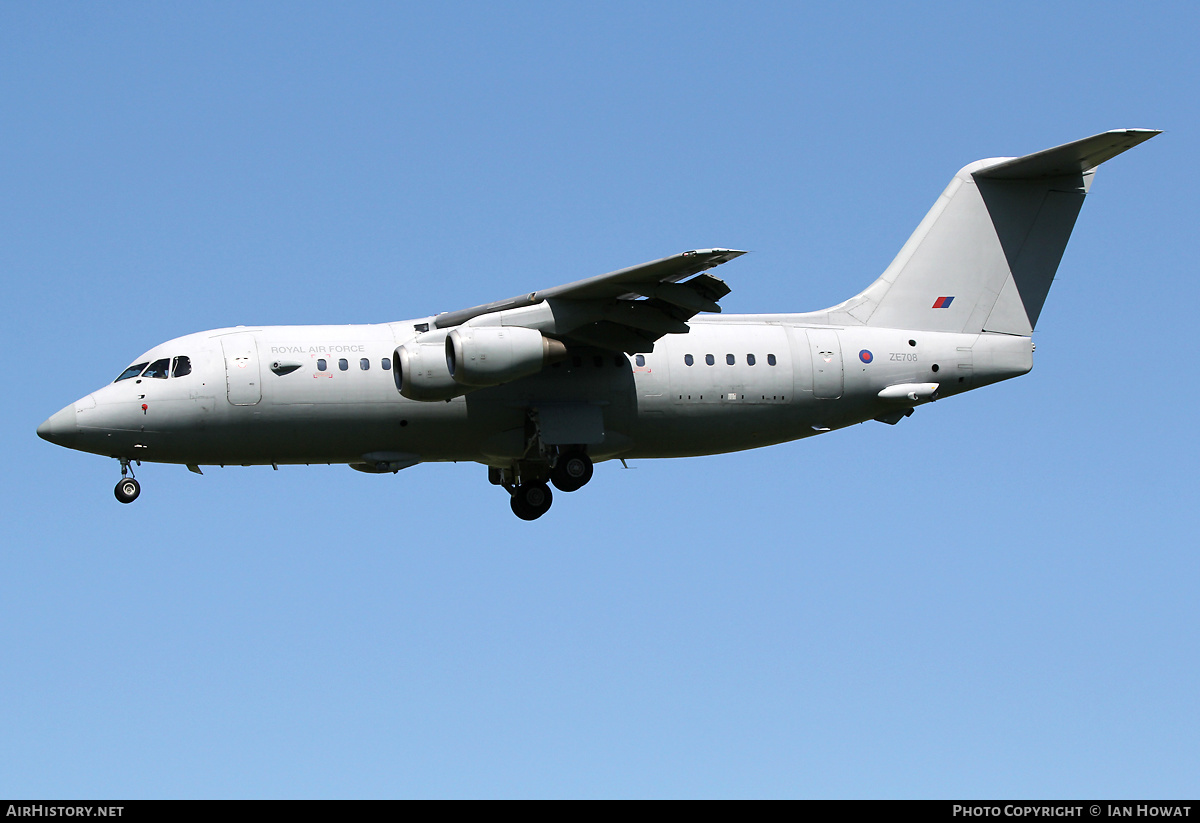 Aircraft Photo of ZE708 | British Aerospace BAe-146 C.3 | UK - Air Force | AirHistory.net #371091