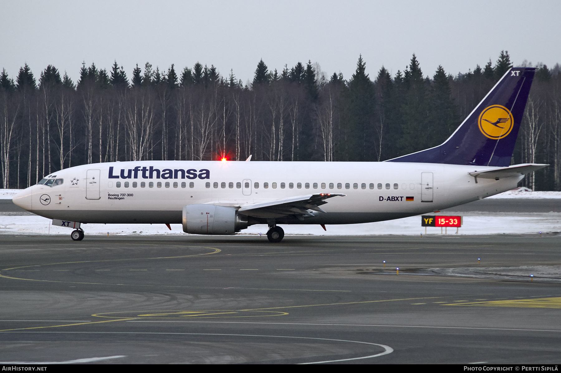 Aircraft Photo of D-ABXT | Boeing 737-330 | Lufthansa | AirHistory.net #371111