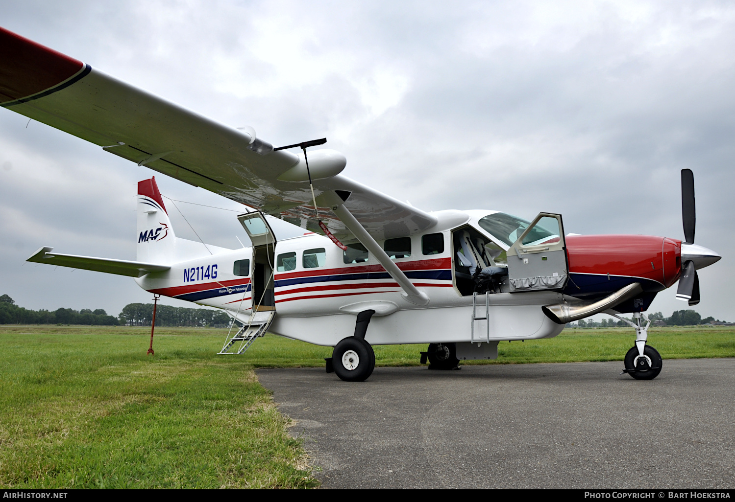 Aircraft Photo of N2114G | Cessna 208B Grand Caravan | Mission Aviation Fellowship - MAF | AirHistory.net #371211