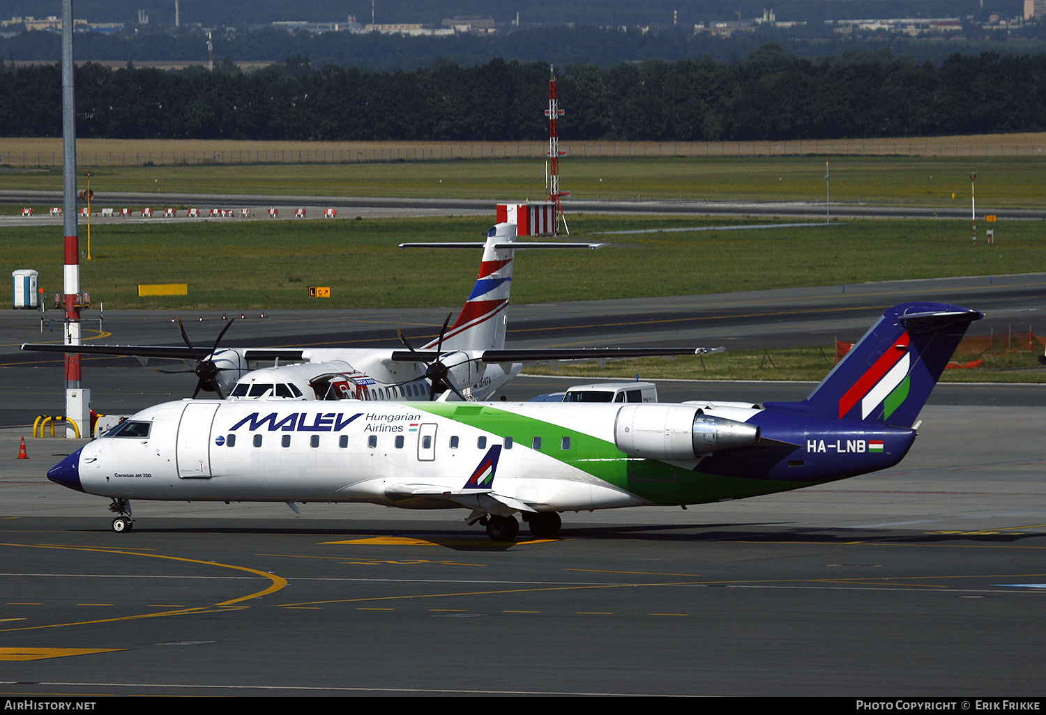 Aircraft Photo of HA-LNB | Bombardier CRJ-200ER (CL-600-2B19) | Malév - Hungarian Airlines | AirHistory.net #371218